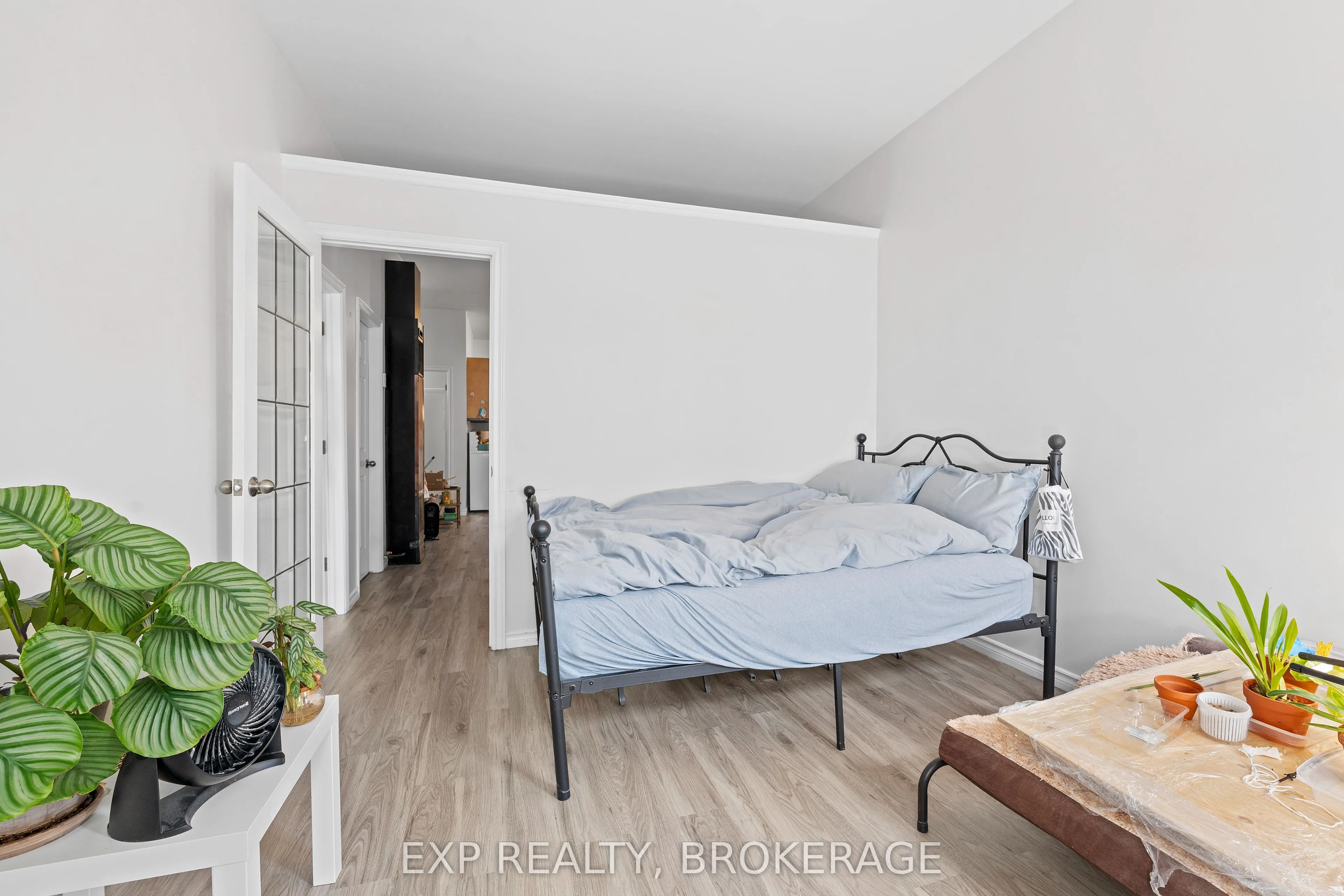 148-150 KING Street W
