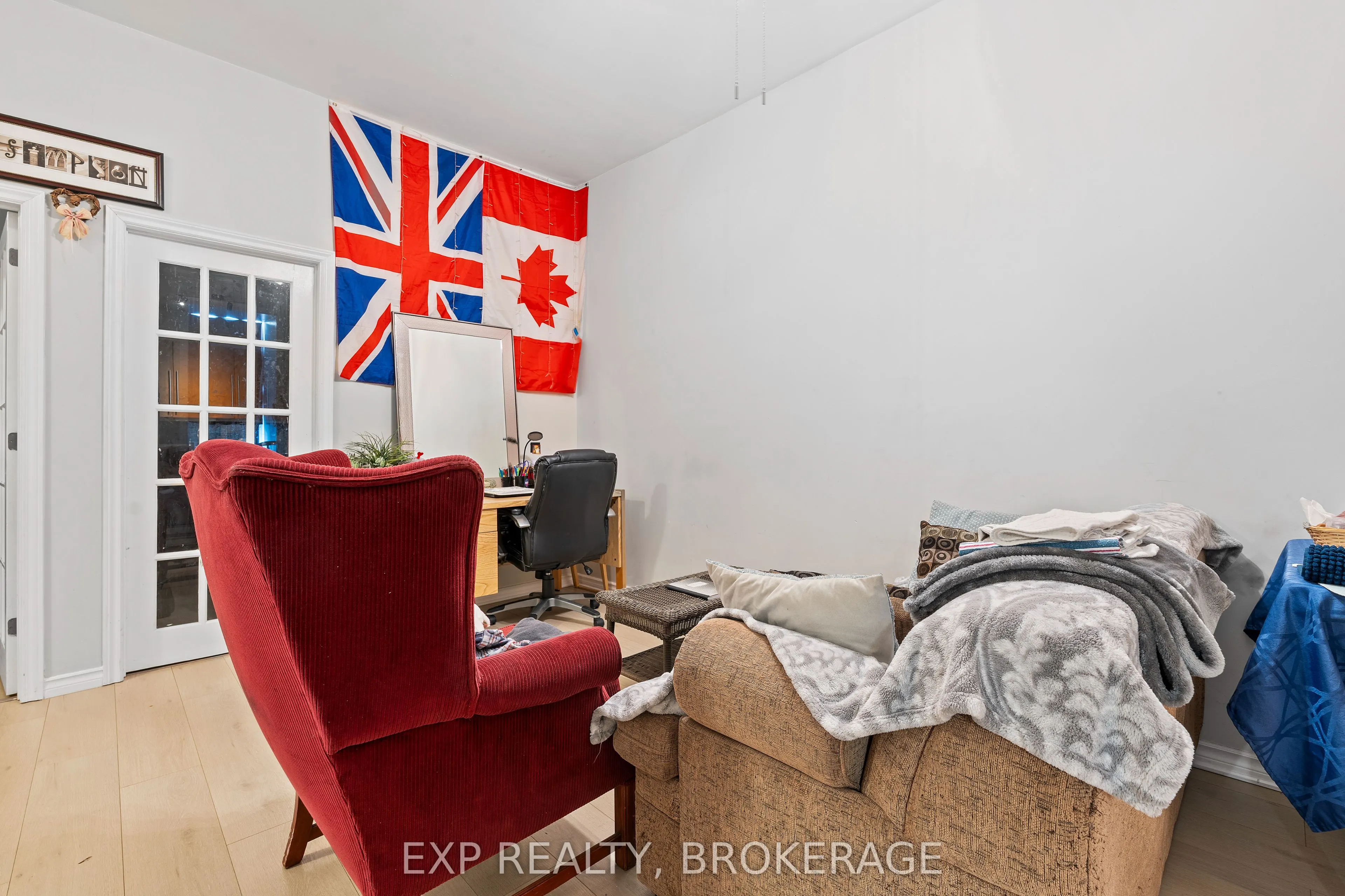 148-150 KING Street W