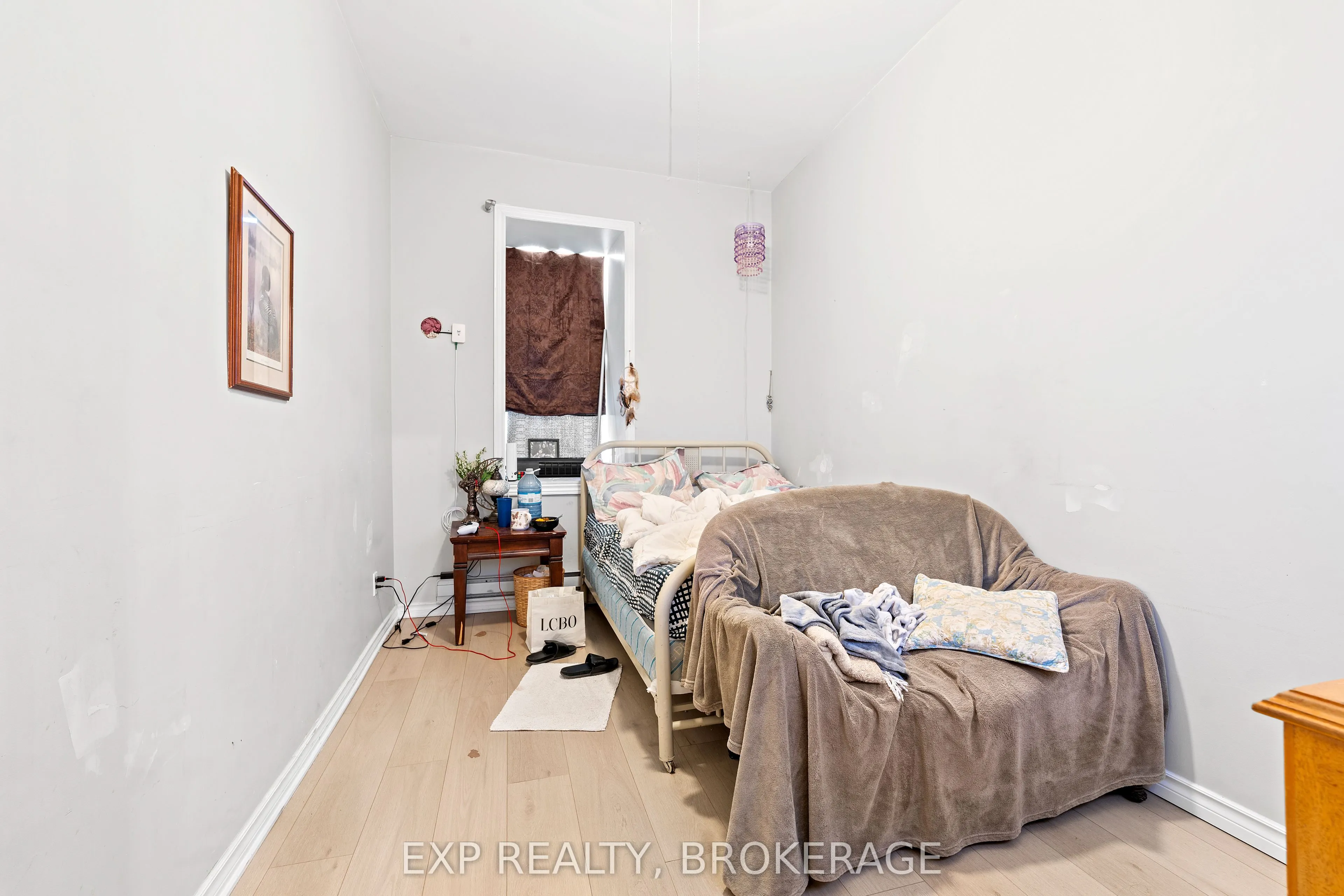 148-150 KING Street W