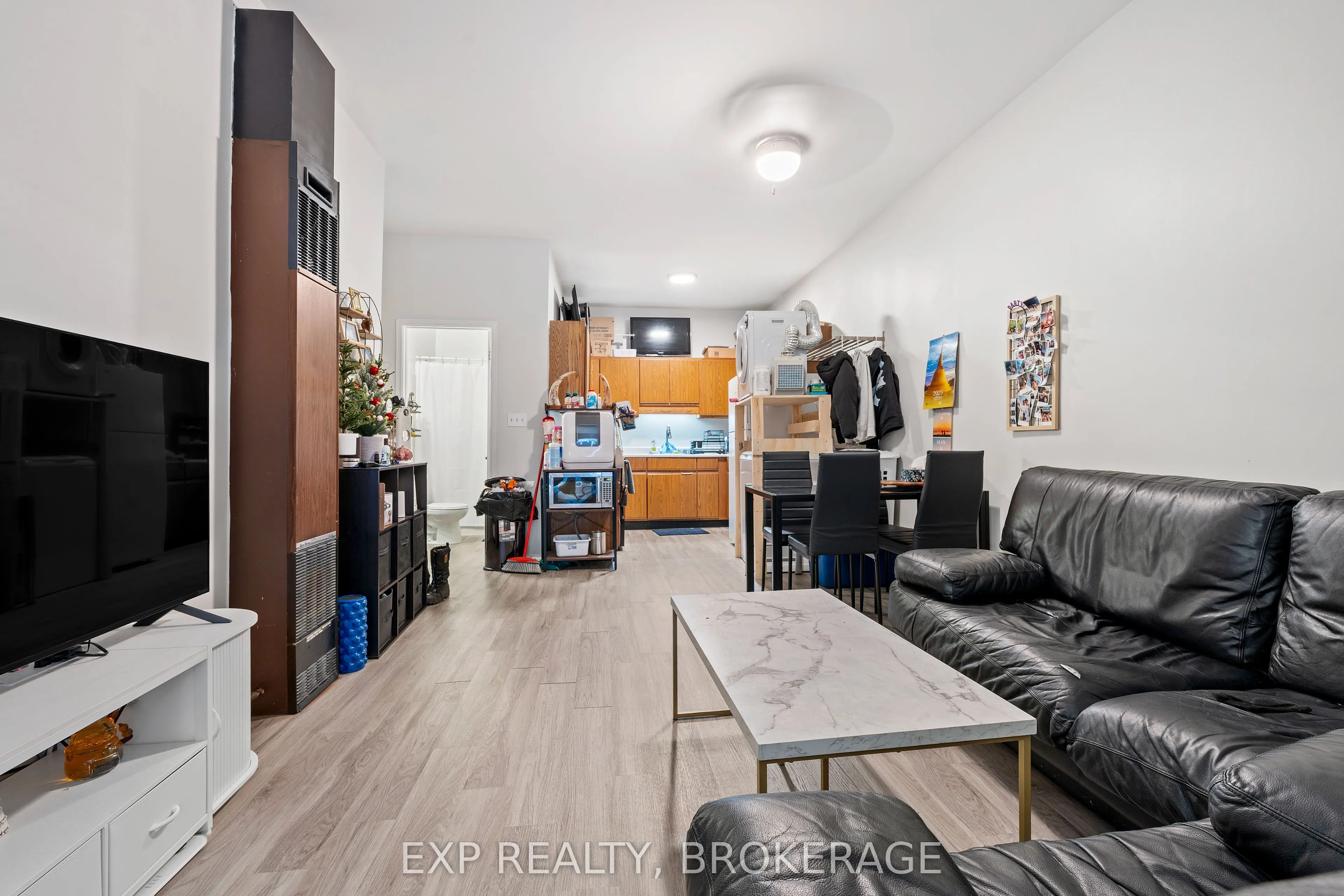 148-150 KING Street W