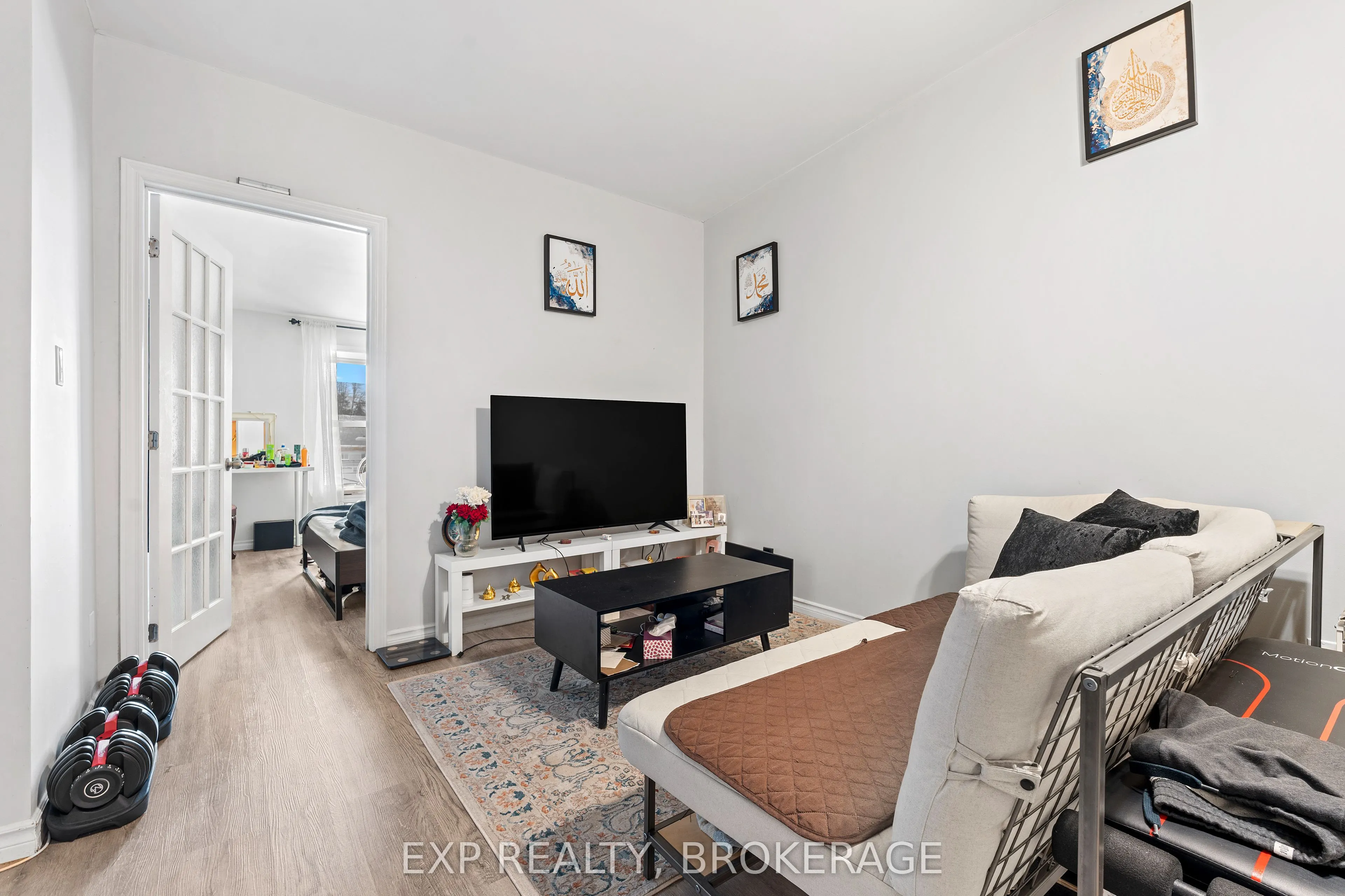 148-150 KING Street W