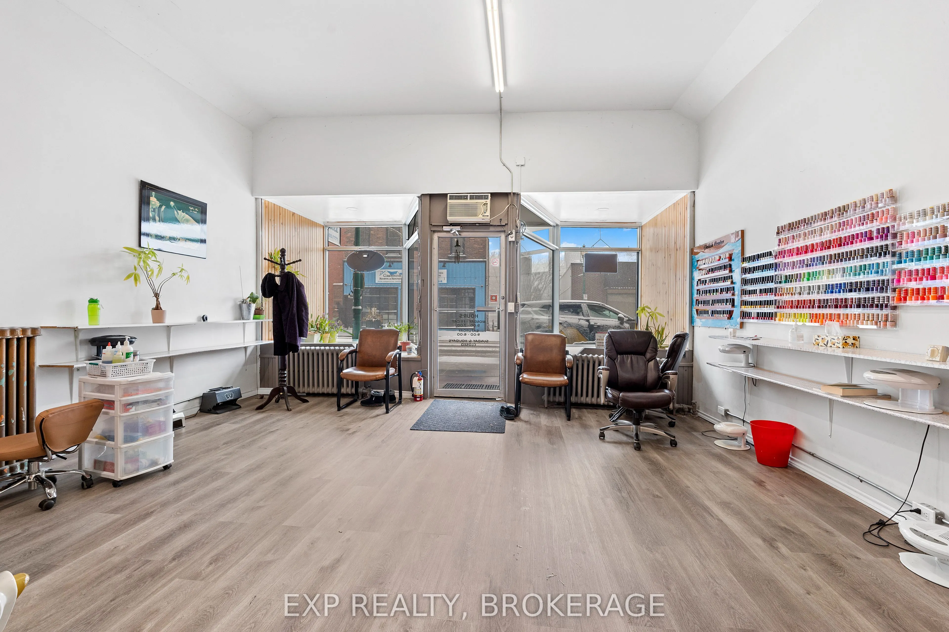 148-150 KING Street W