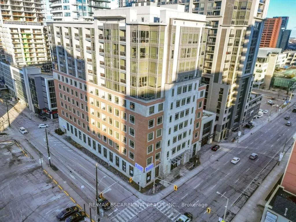 150 MAIN Street W, #810