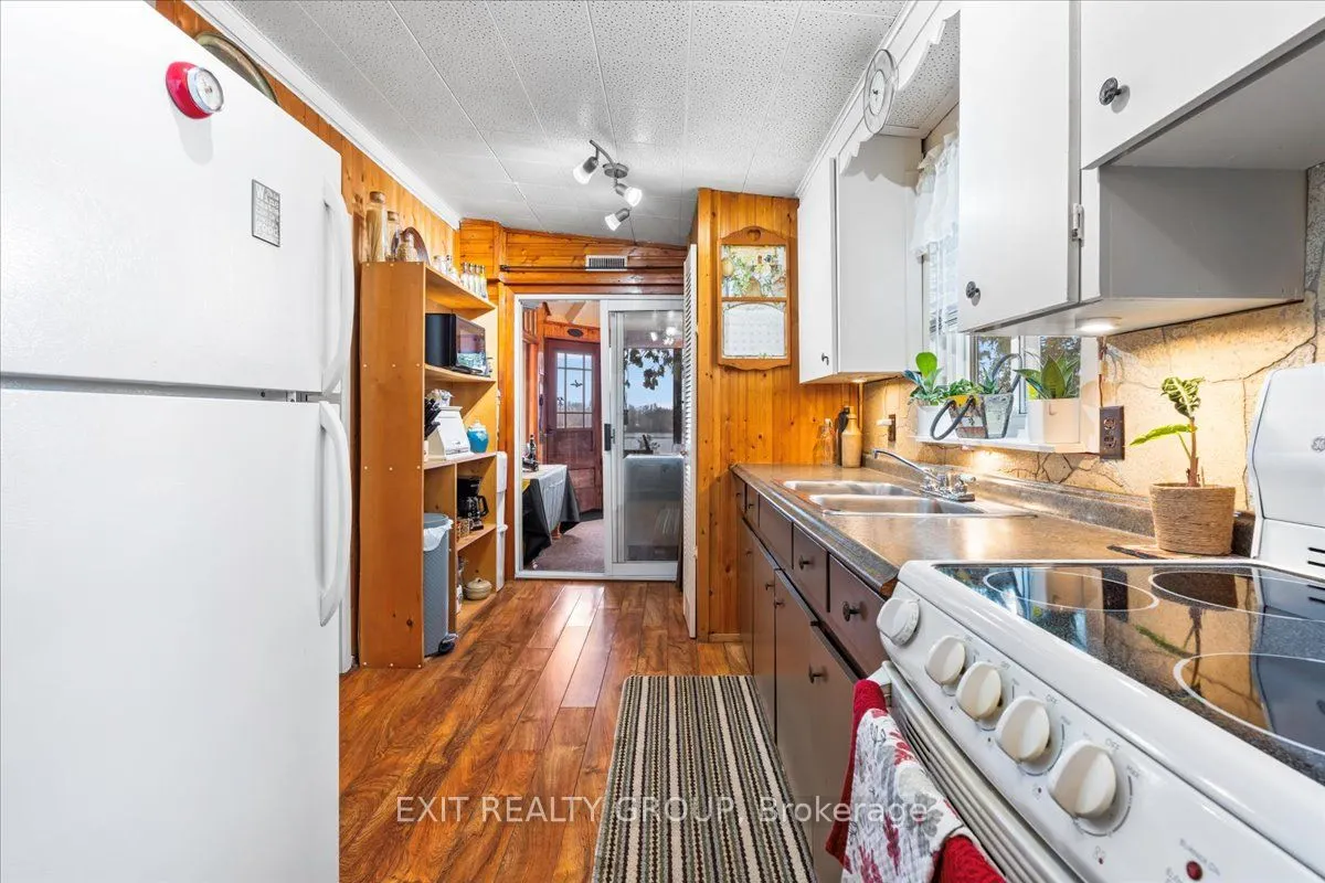 82 Canal Road