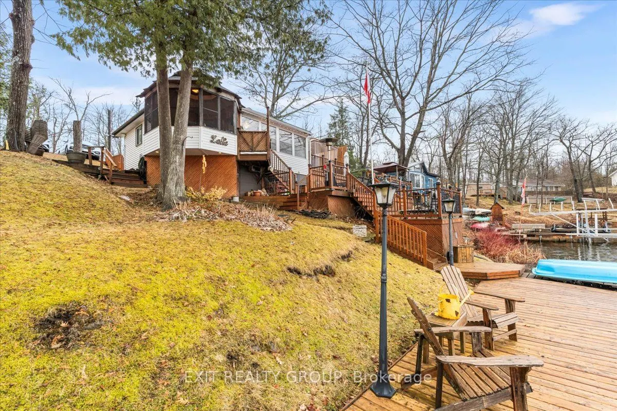 82 Canal Road