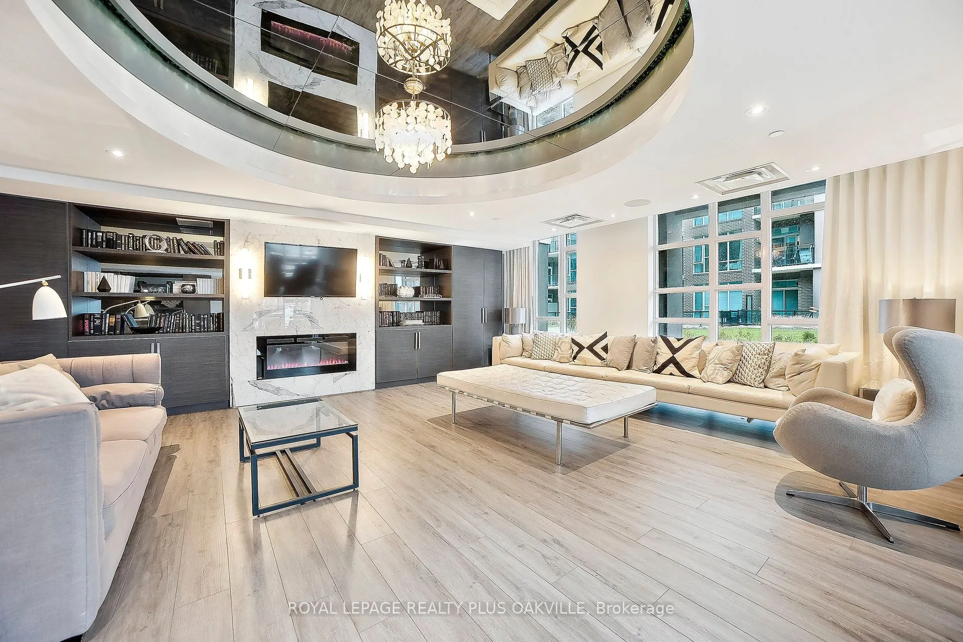 10 Concord Place #412
