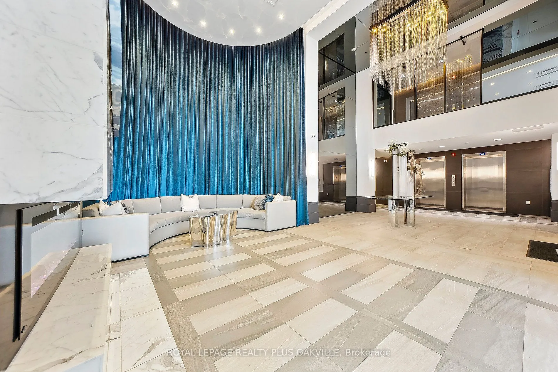 10 Concord Place #412