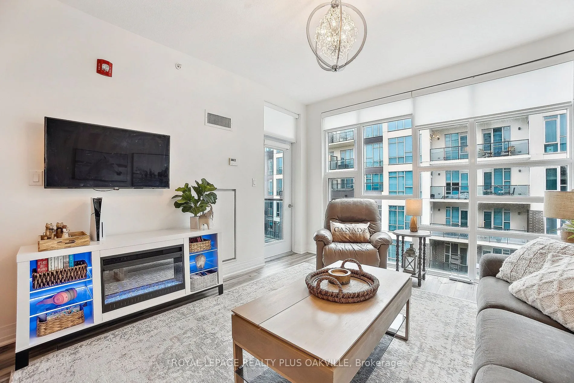 10 Concord Place #412