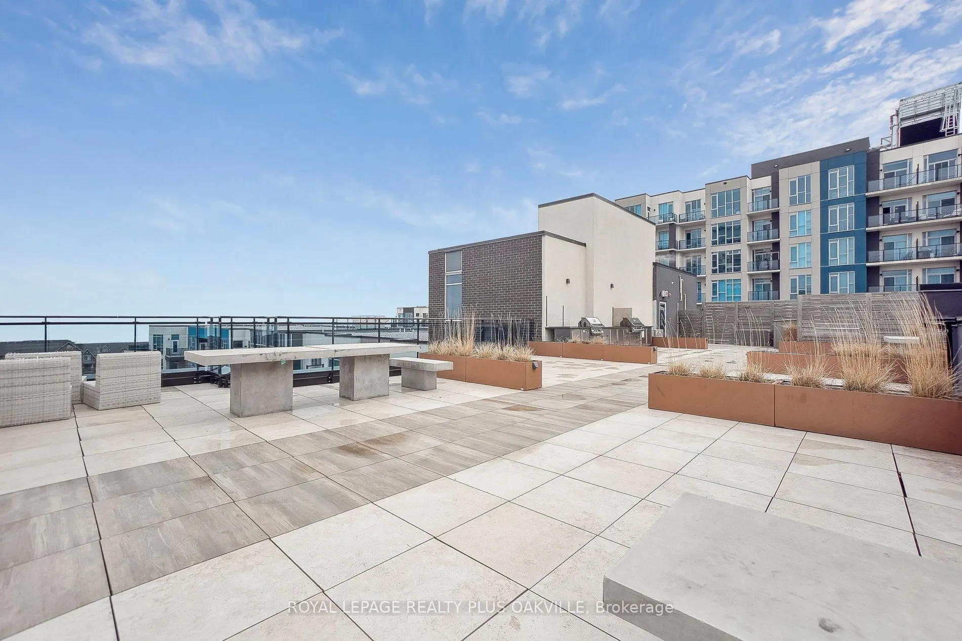 10 Concord Place #412