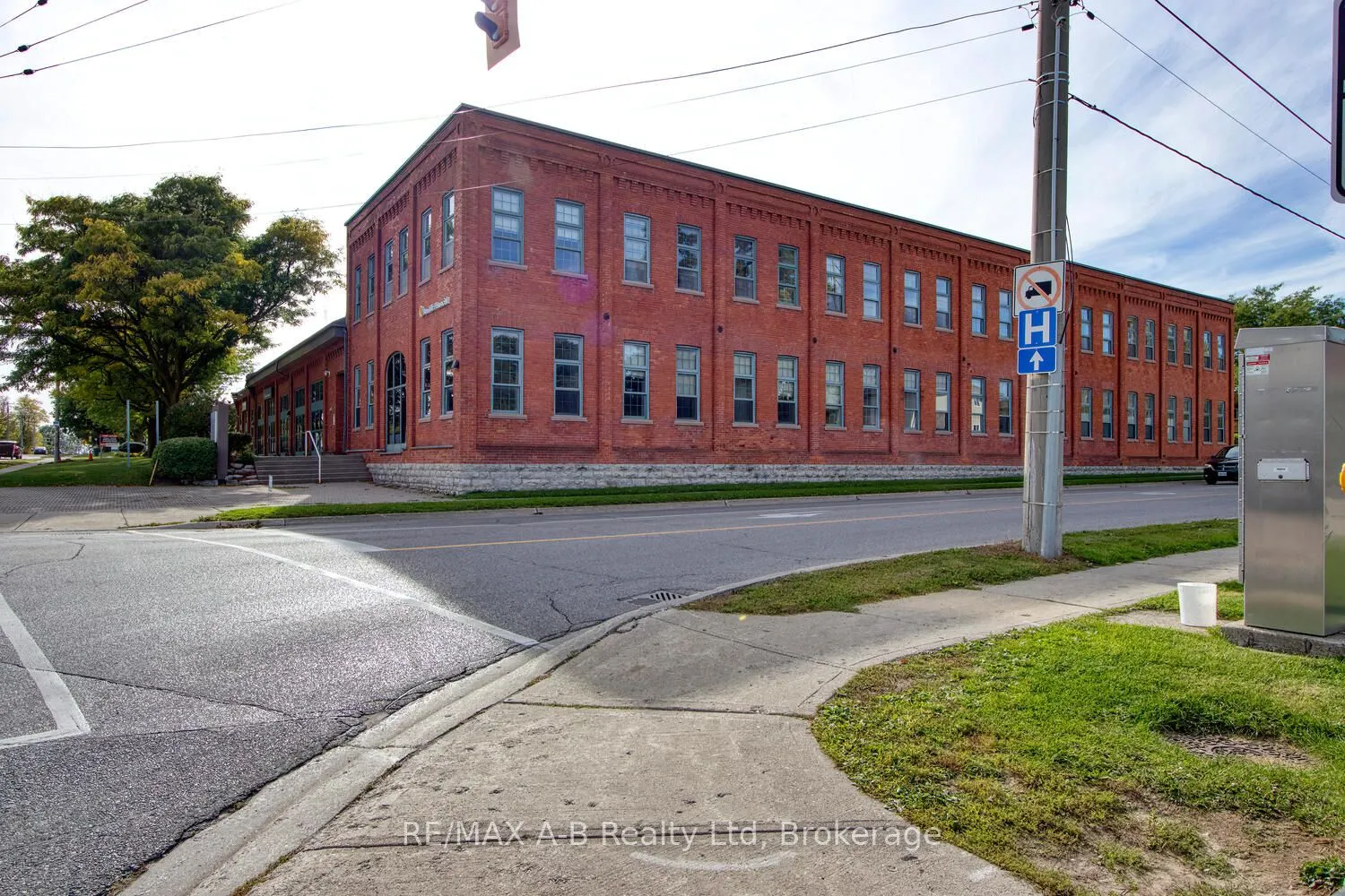 342 Erie Street, #114