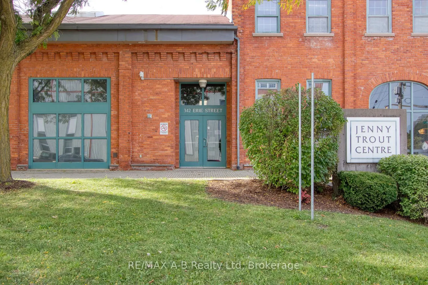 342 Erie Street, #114