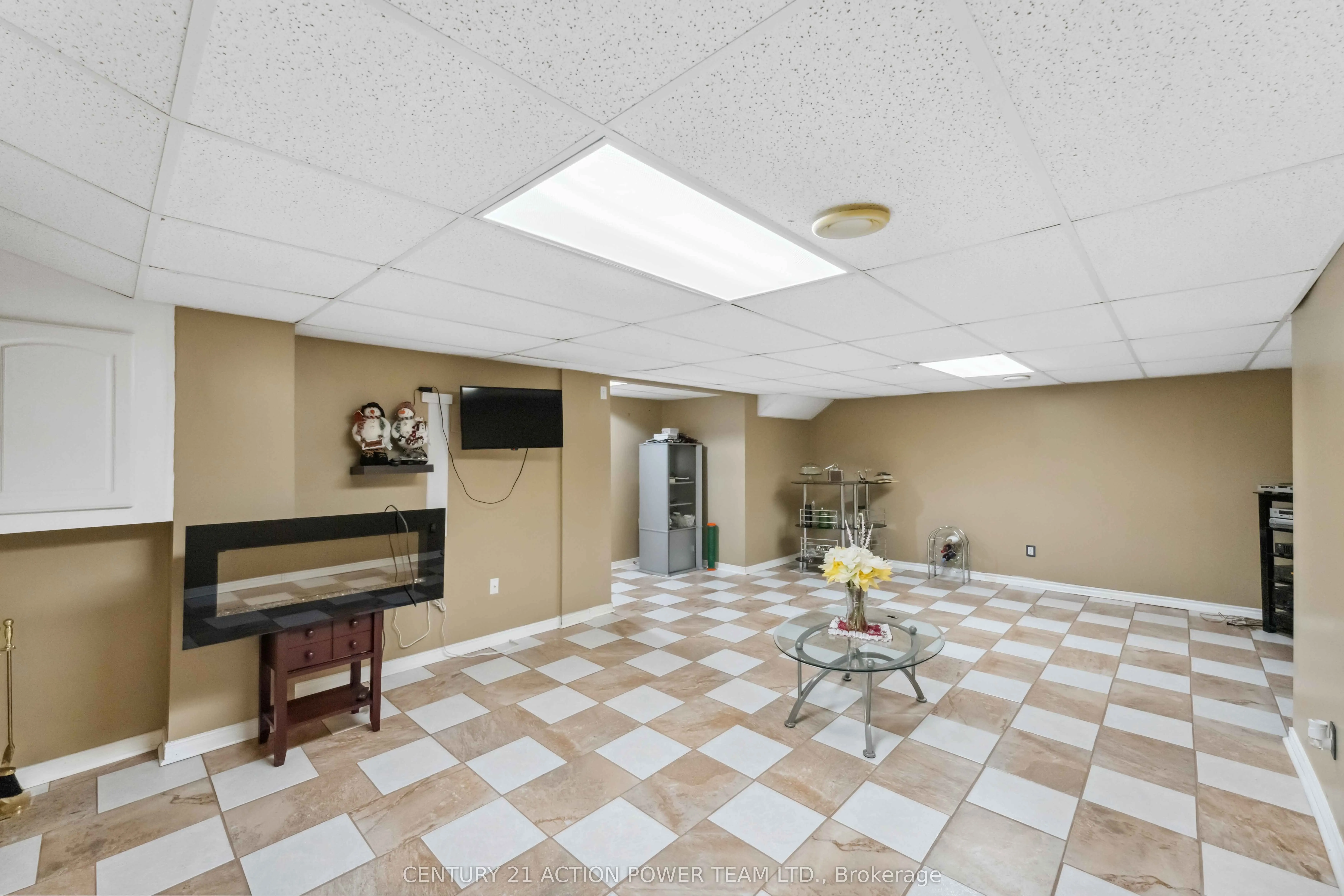 636 Aquaview Drive
