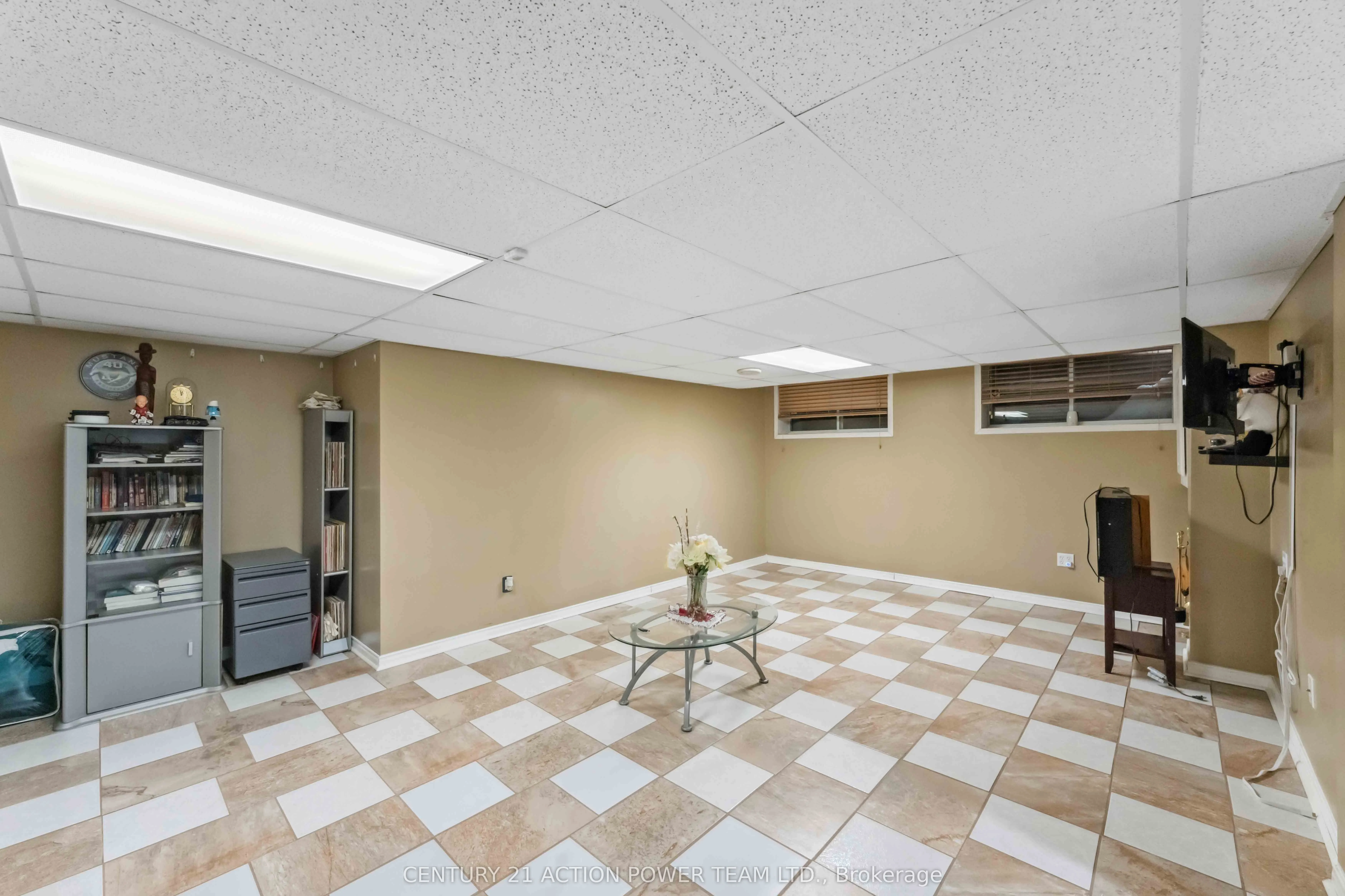 636 Aquaview Drive