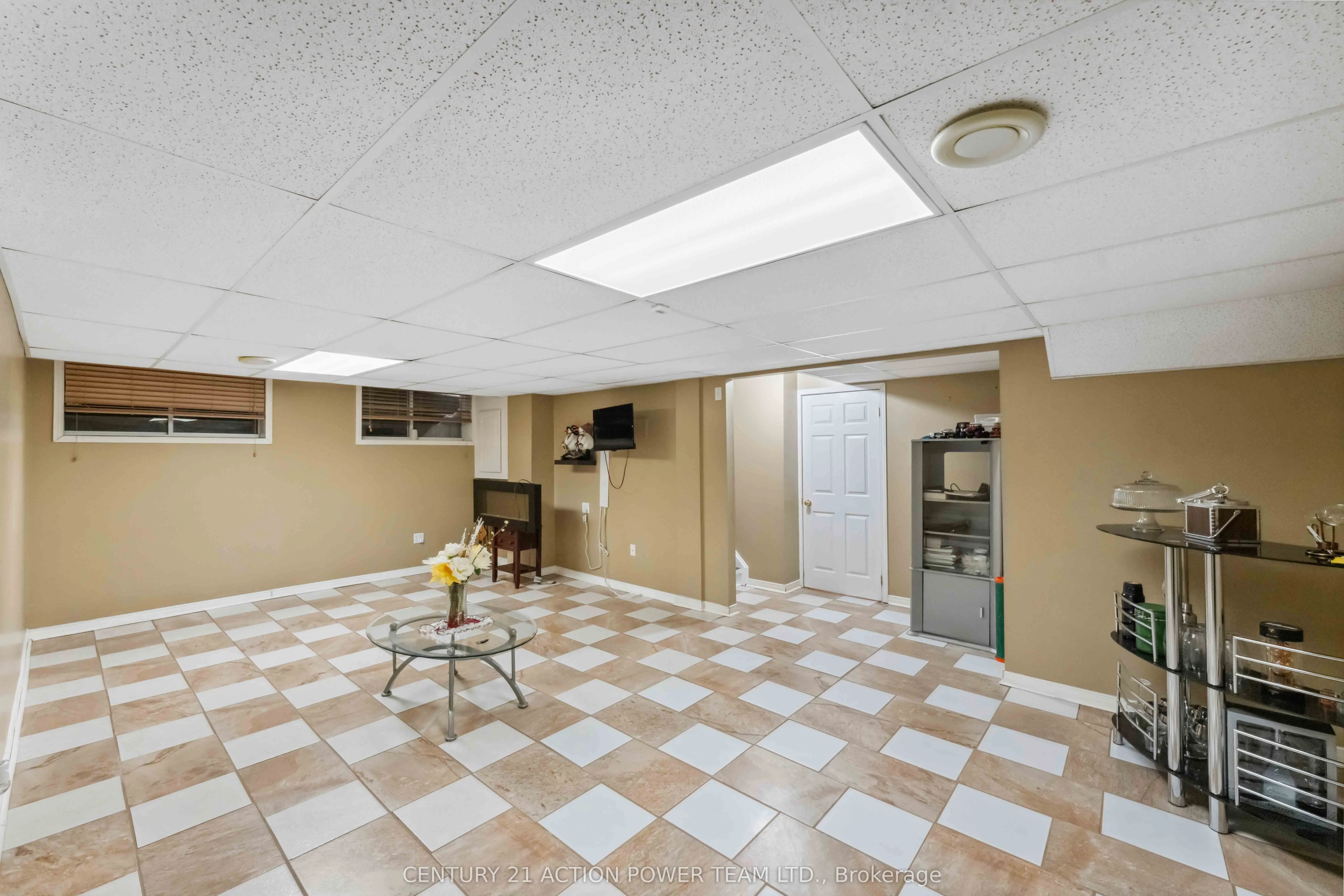 636 Aquaview Drive
