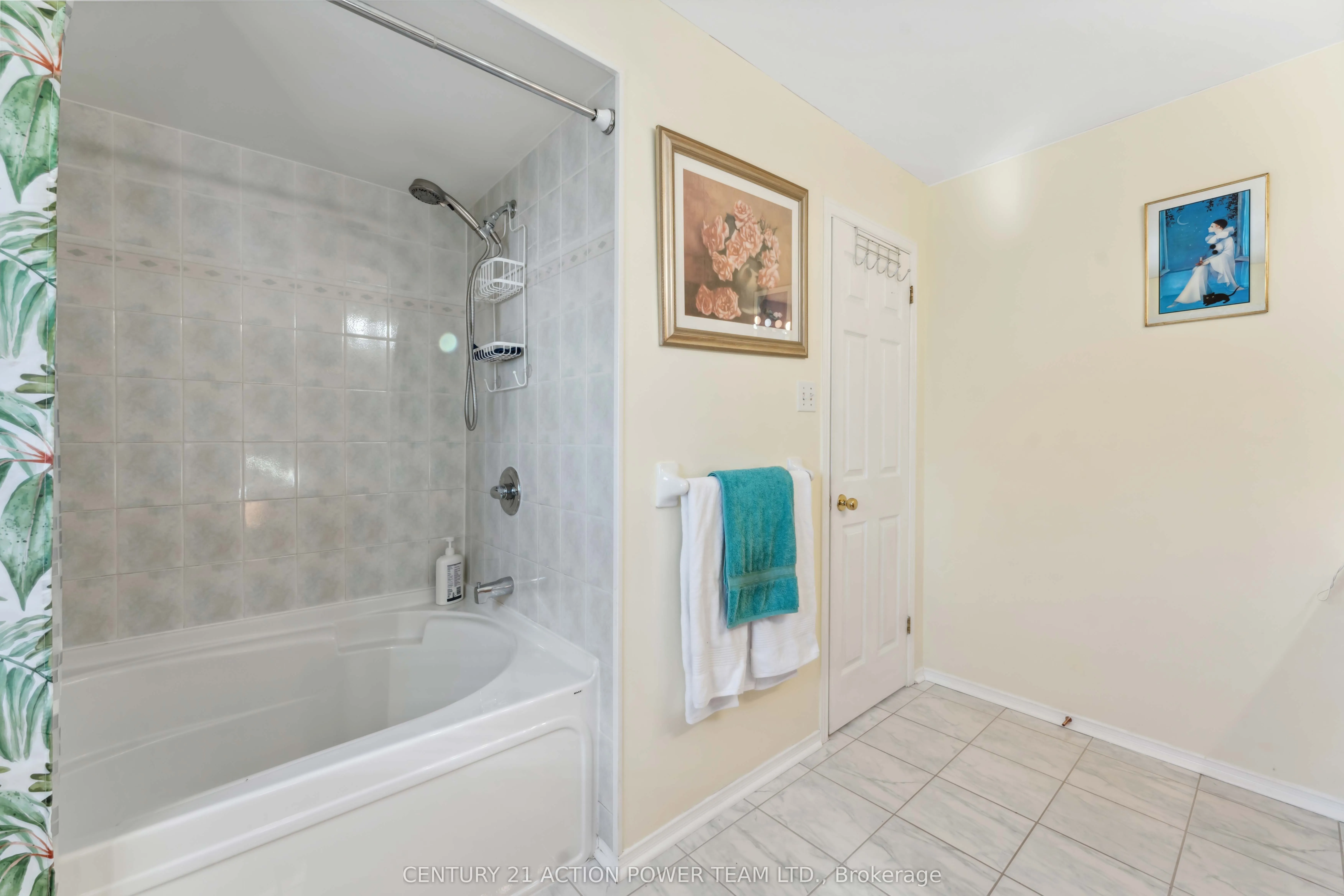 636 Aquaview Drive