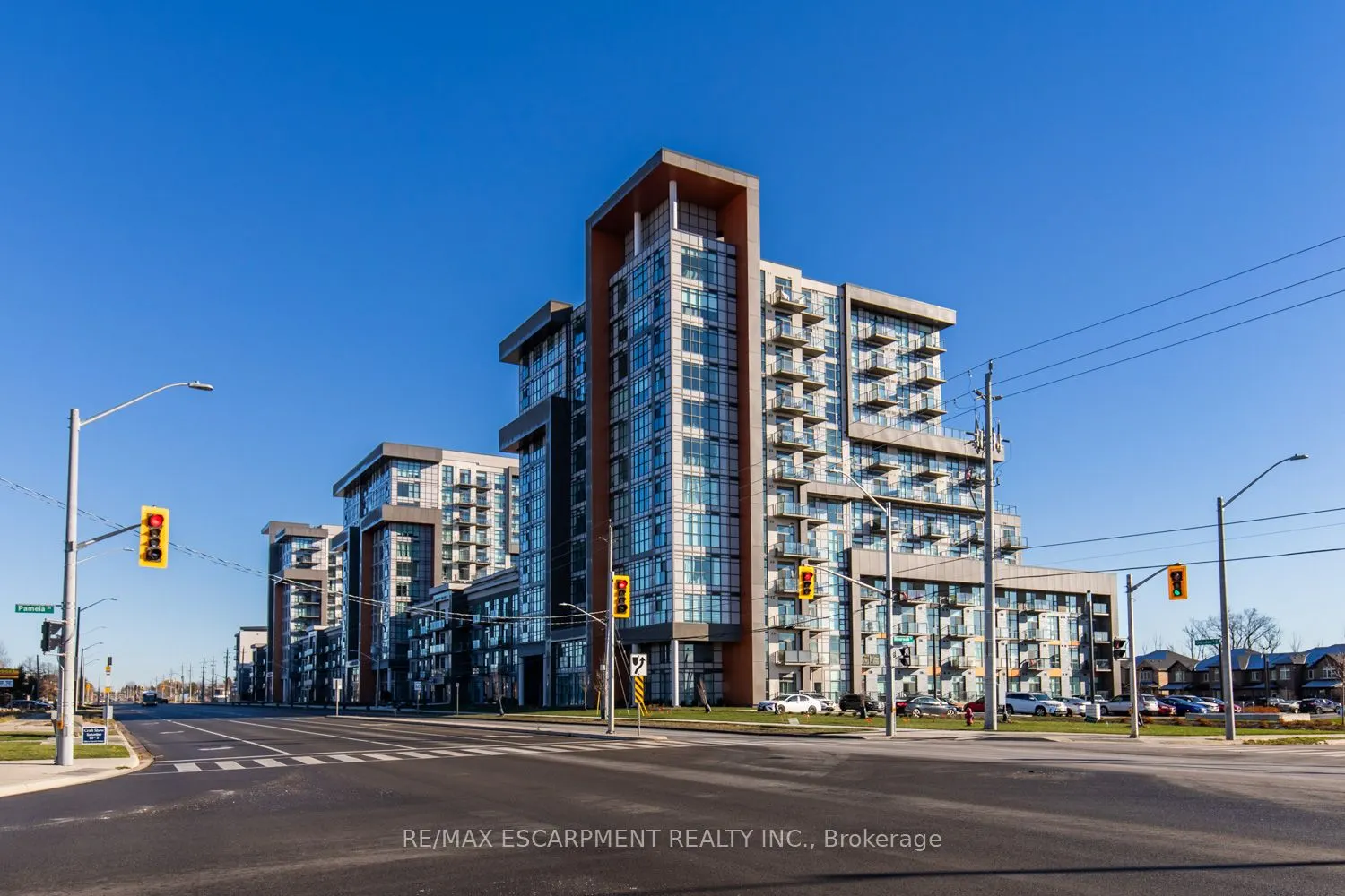460 Dundas Street E, #128