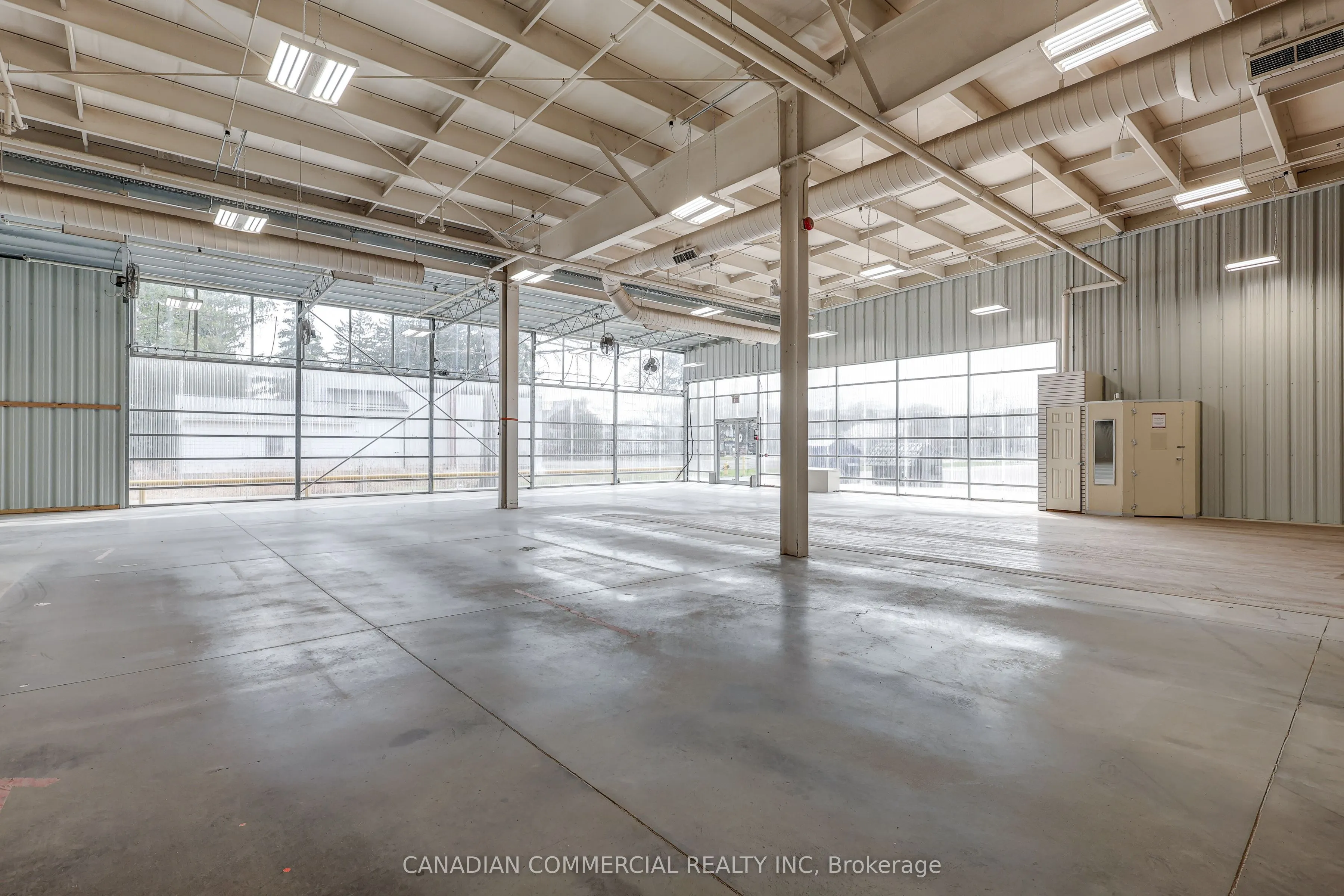 295 Queensway W