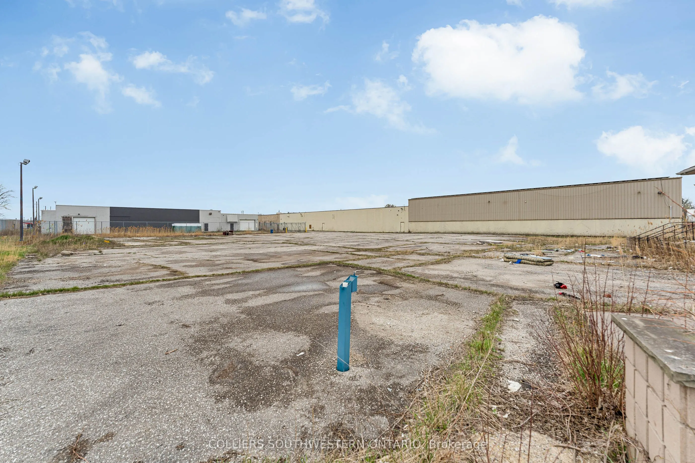 675 Tecumseh Road W
