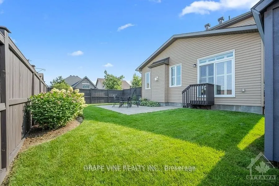 862 Oat Straw Way