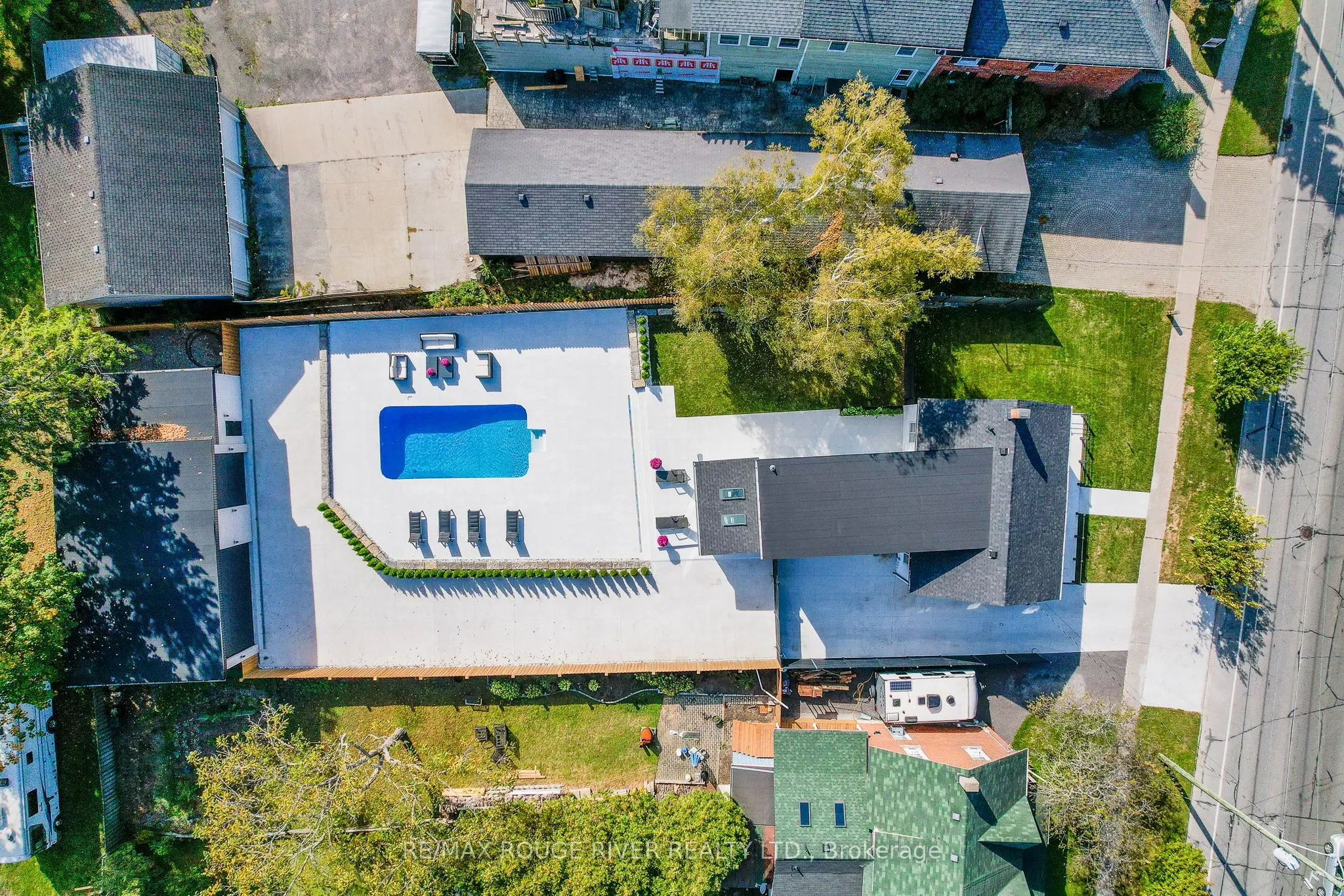375 King Street W