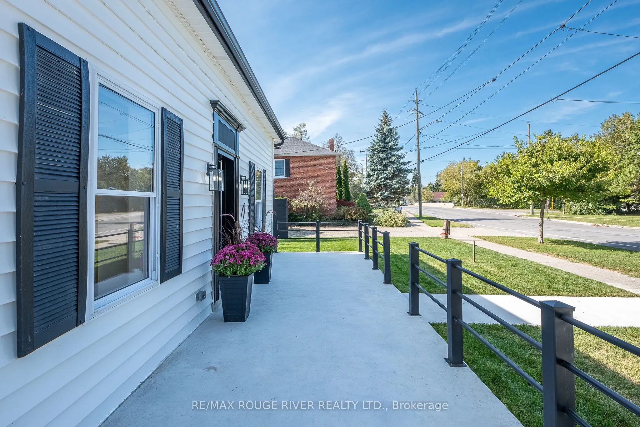 375 King Street W