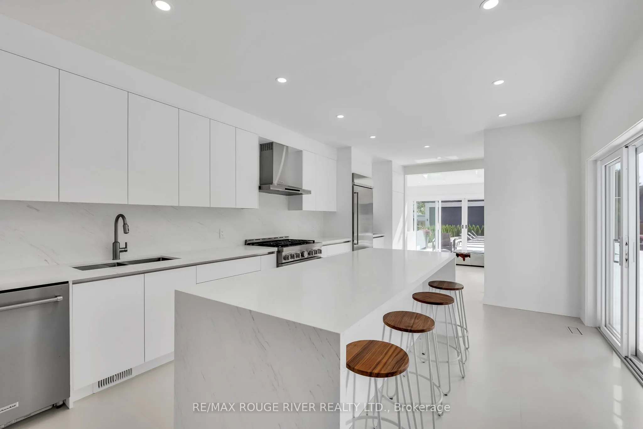 375 King Street W