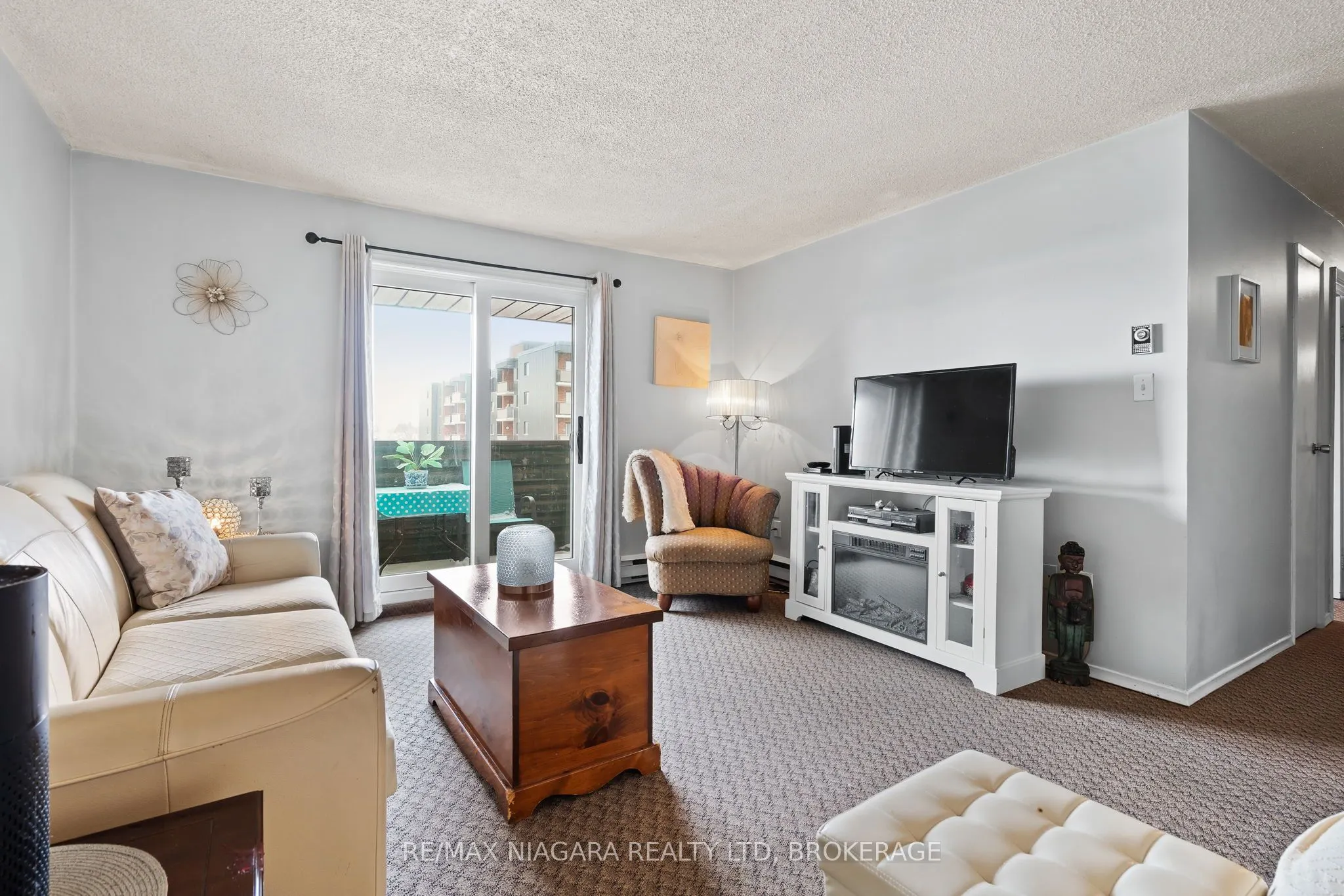 72 Main Street E, #323