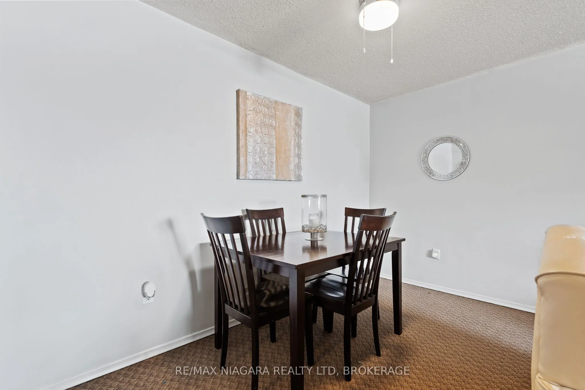 72 Main Street E, #323