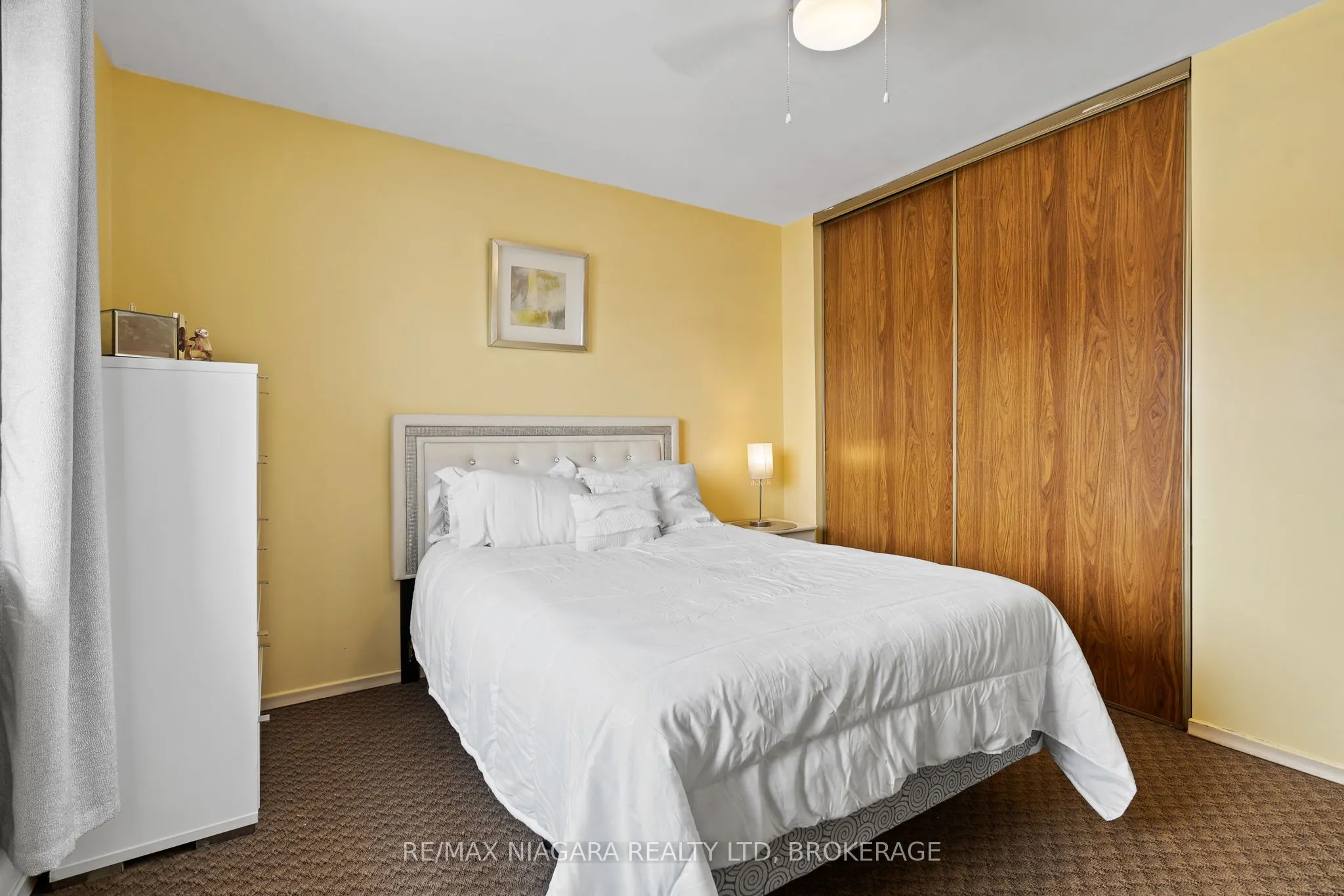 72 Main Street E, #323