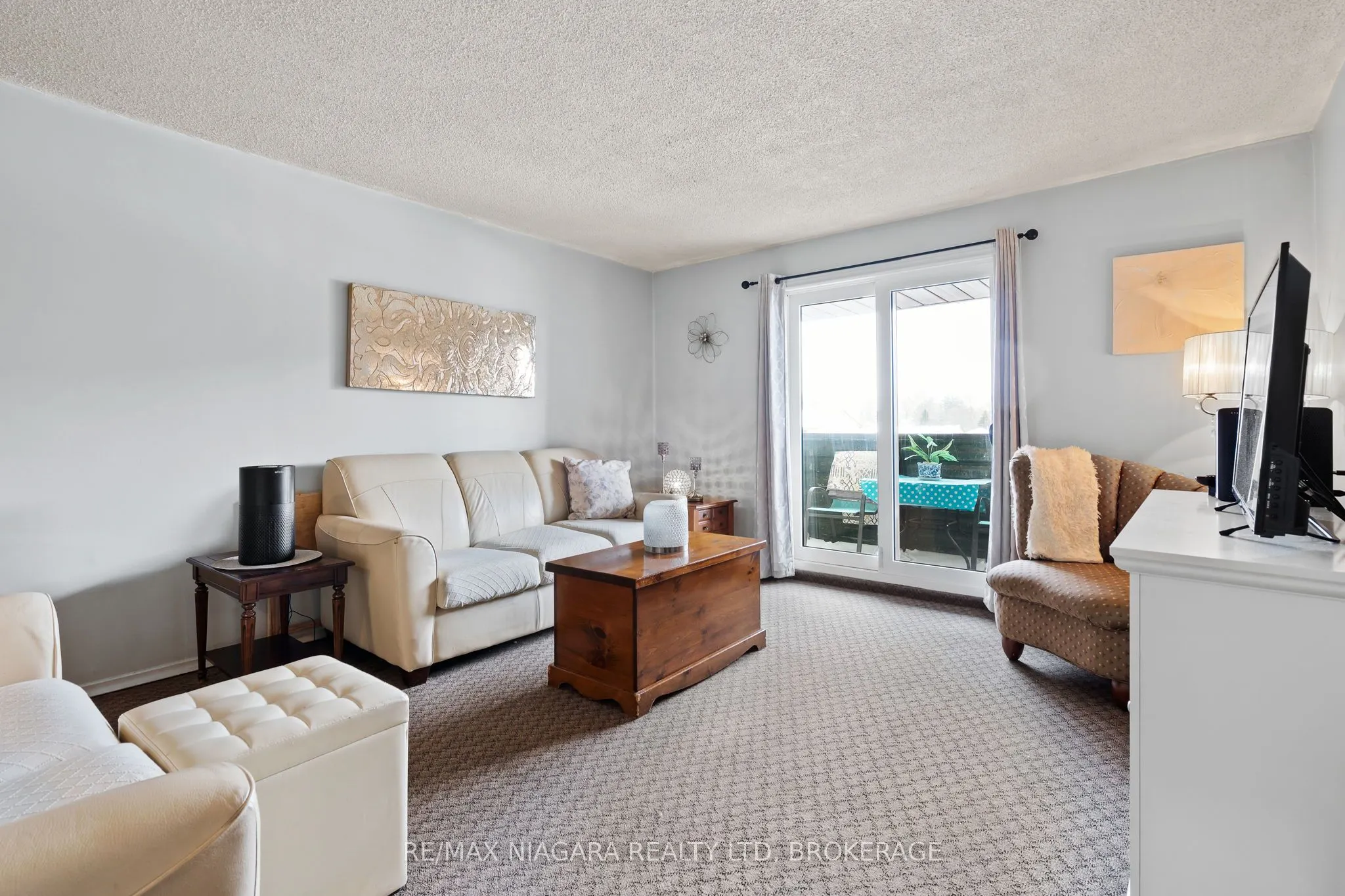 72 Main Street E, #323