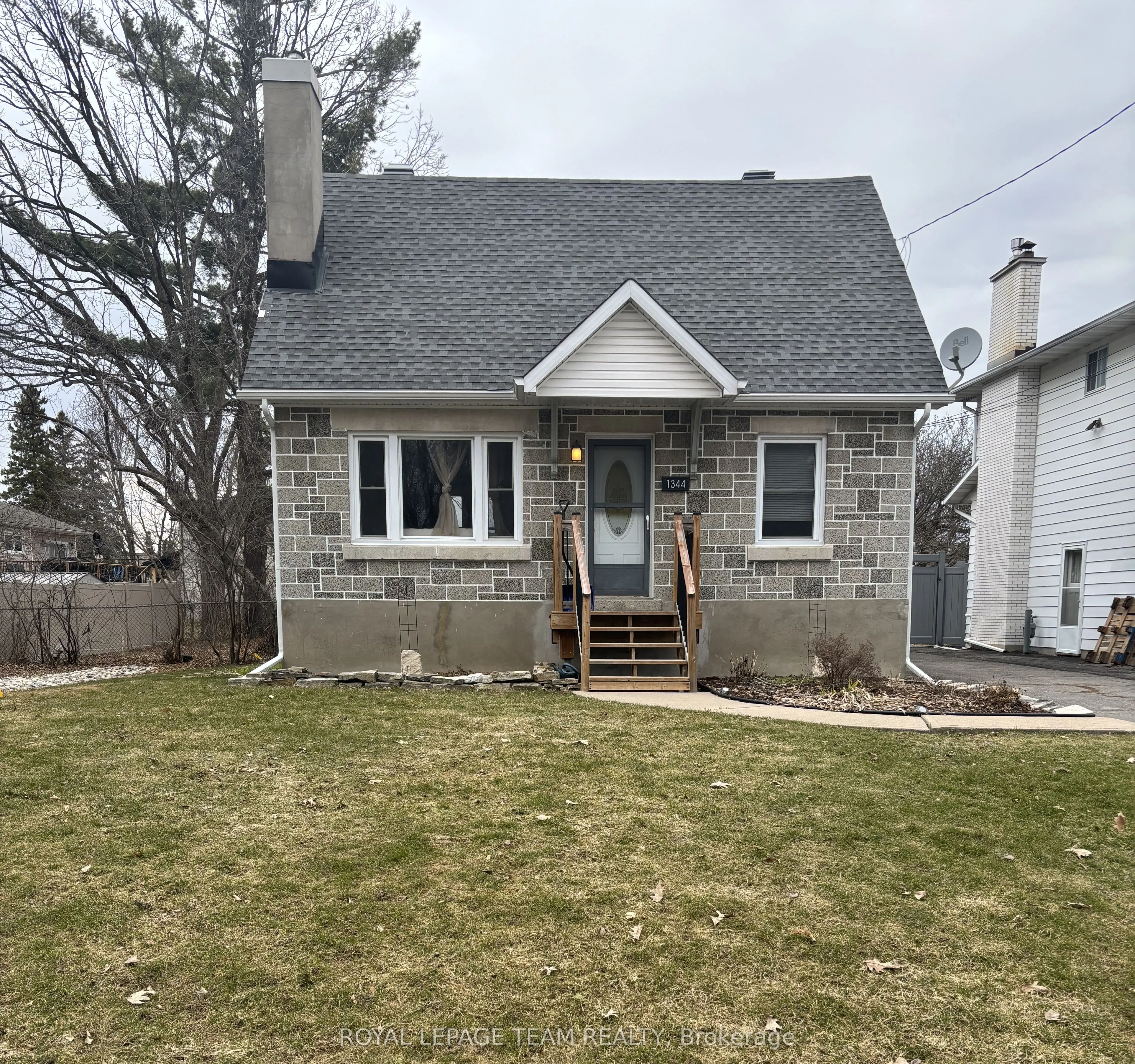1344 NORMANDY Crescent