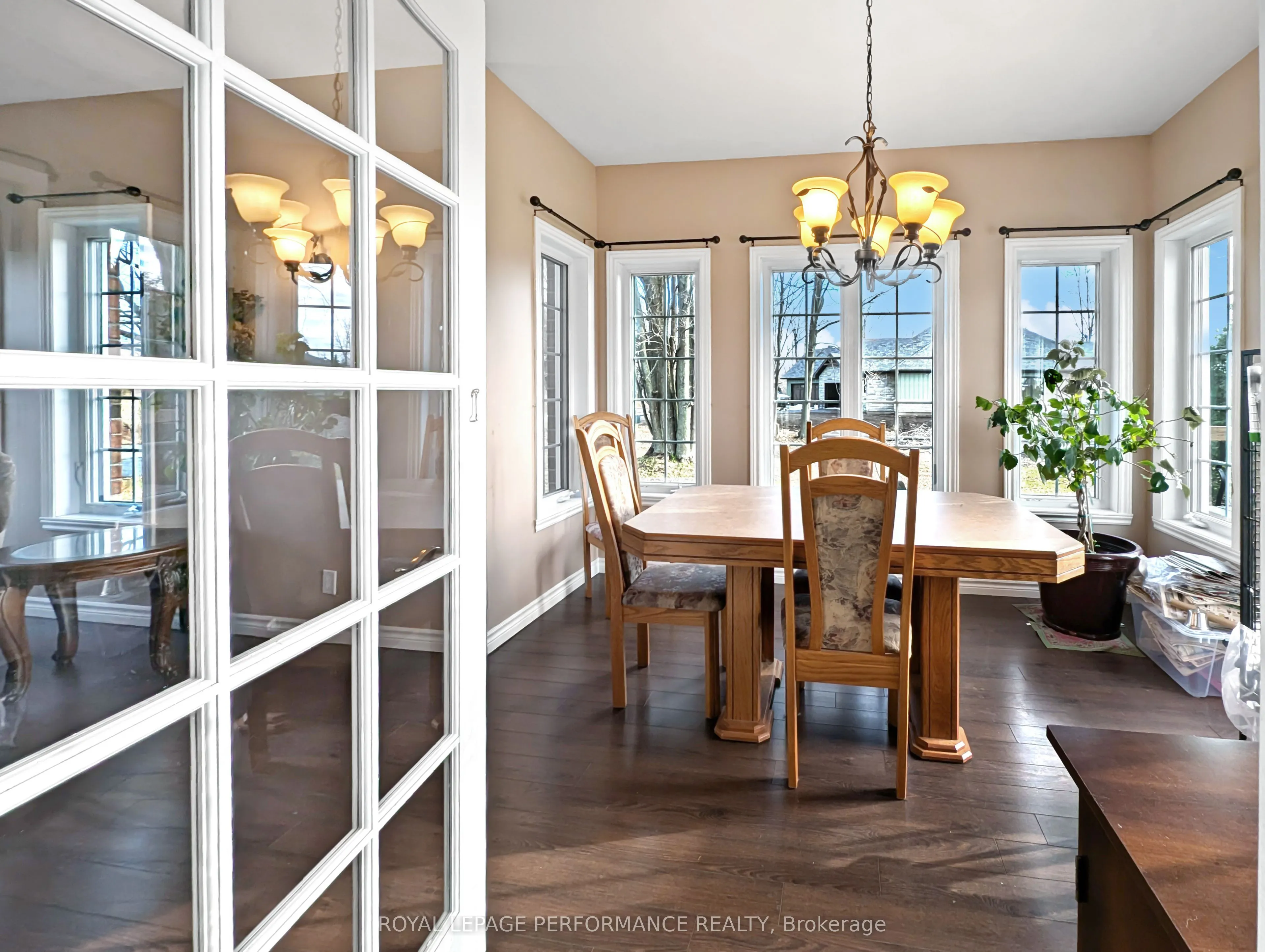 6218 SHANNON Lane