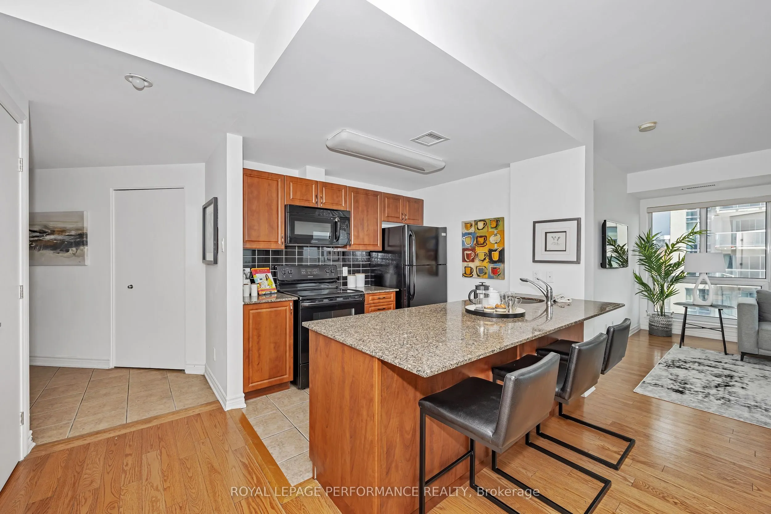 234 Rideau Street, #1907