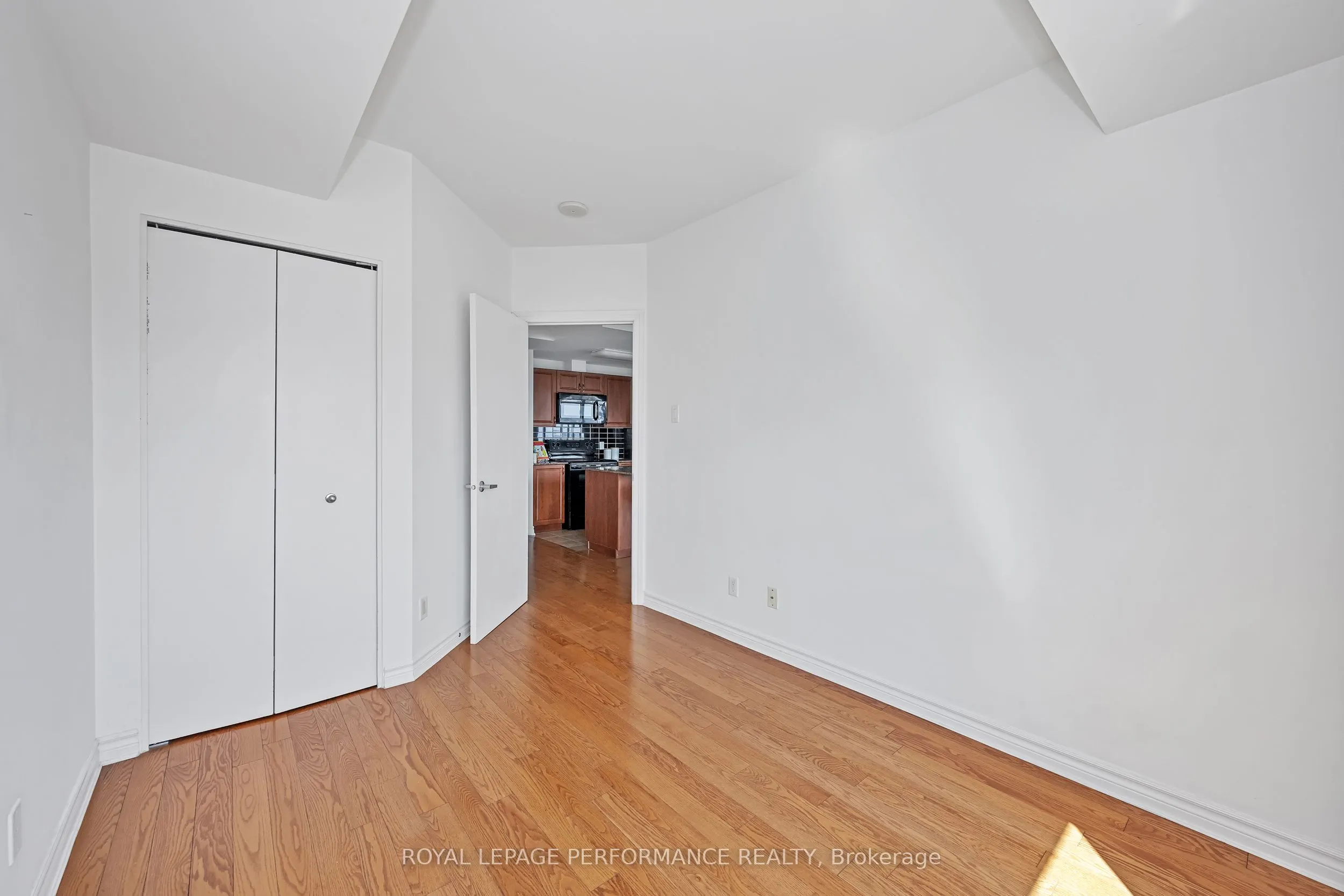 234 Rideau Street, #1907