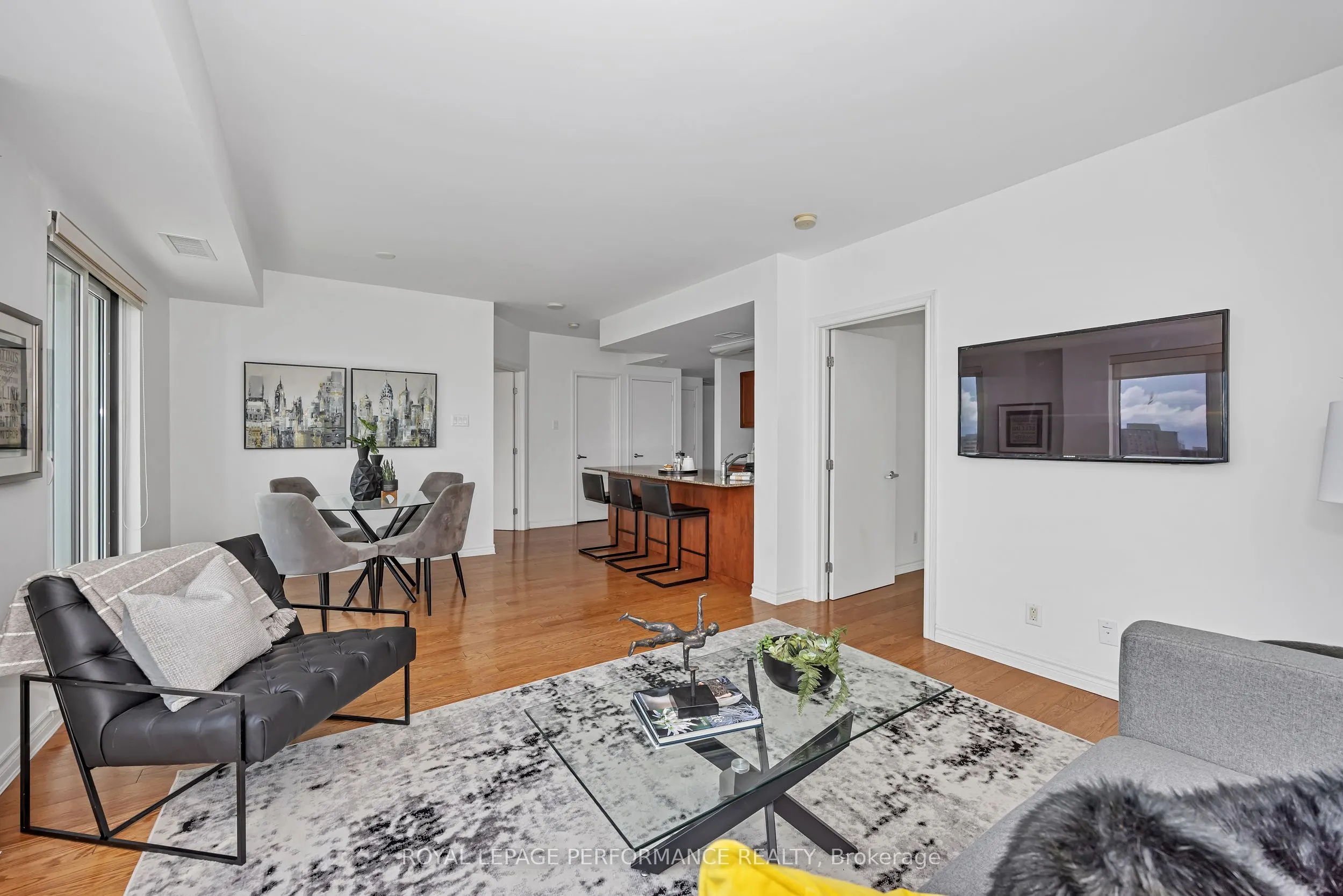 234 Rideau Street, #1907