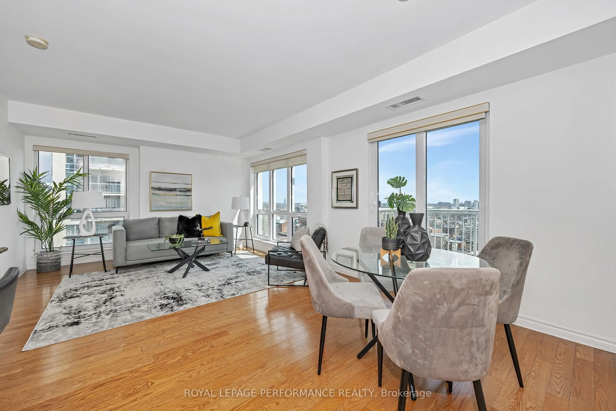 234 Rideau Street, #1907