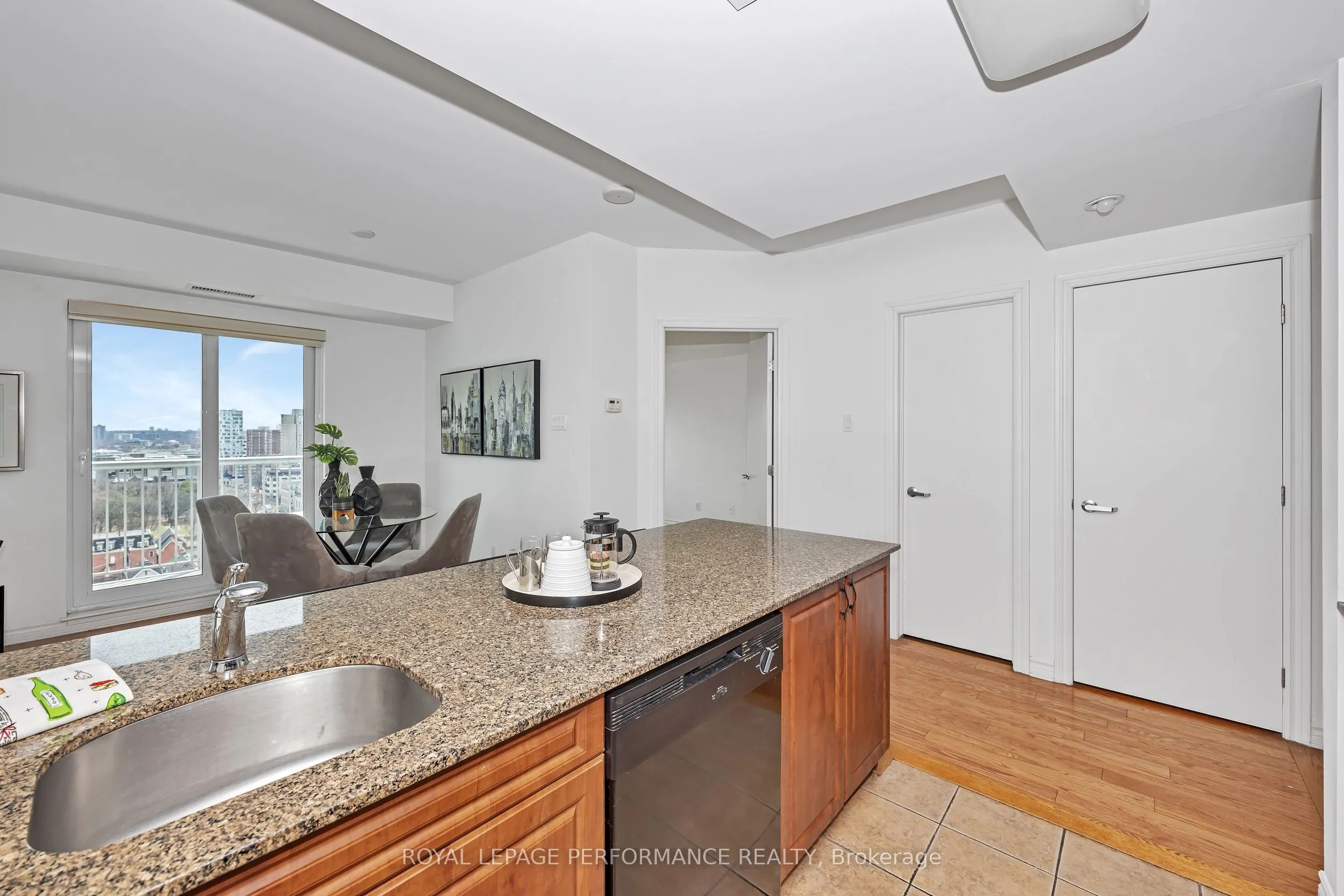 234 Rideau Street, #1907