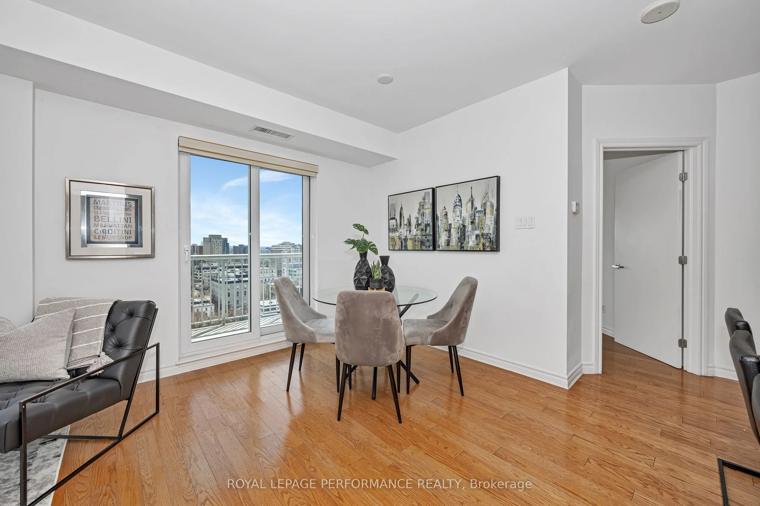 234 Rideau Street, #1907