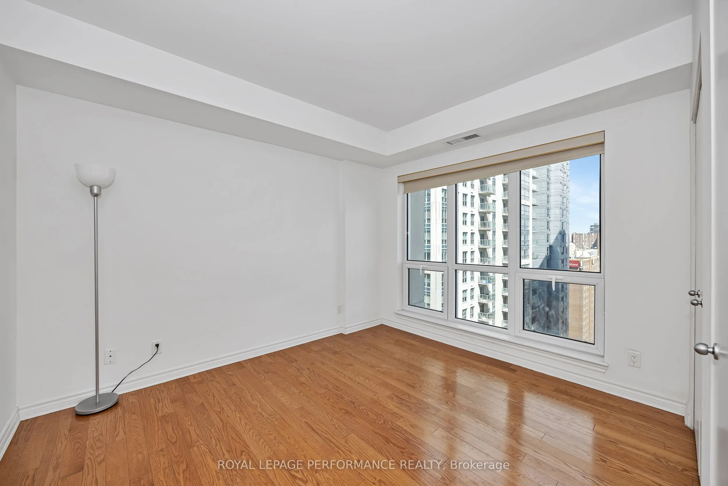 234 Rideau Street, #1907