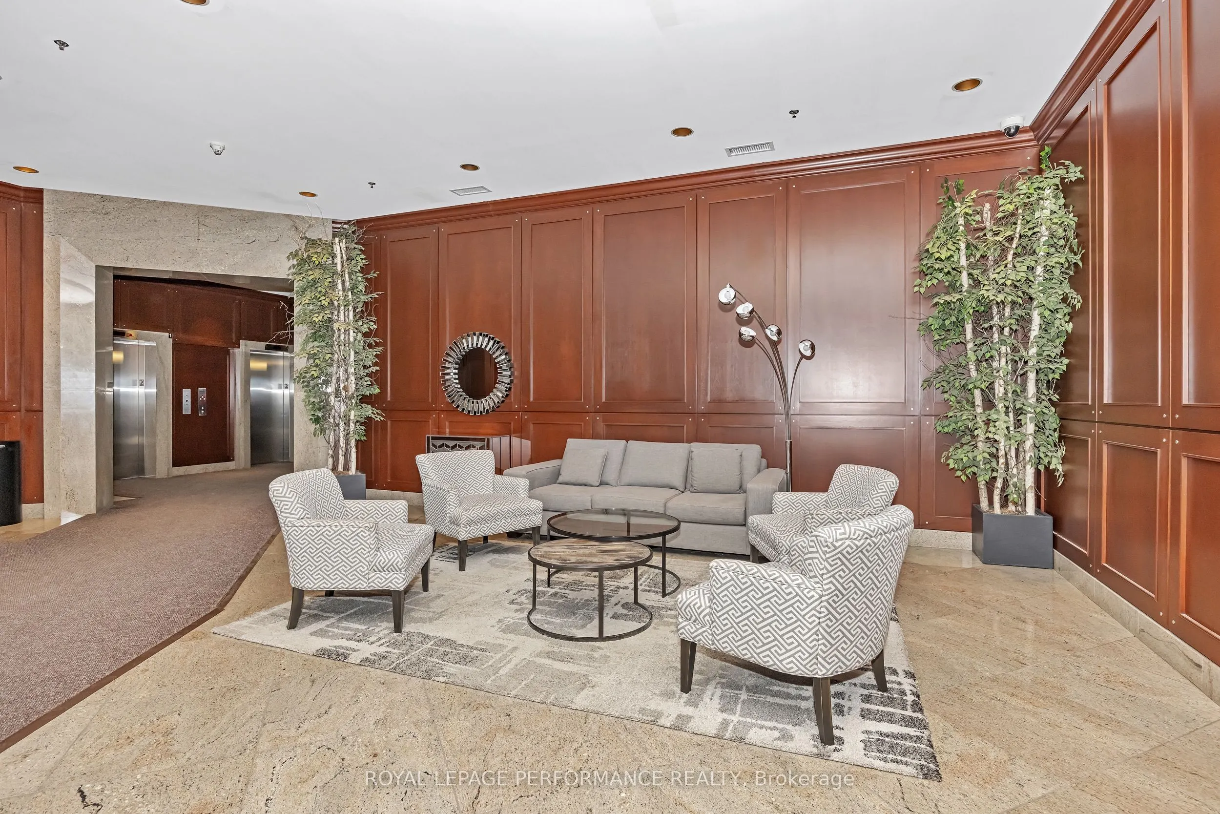 234 Rideau Street, #1907