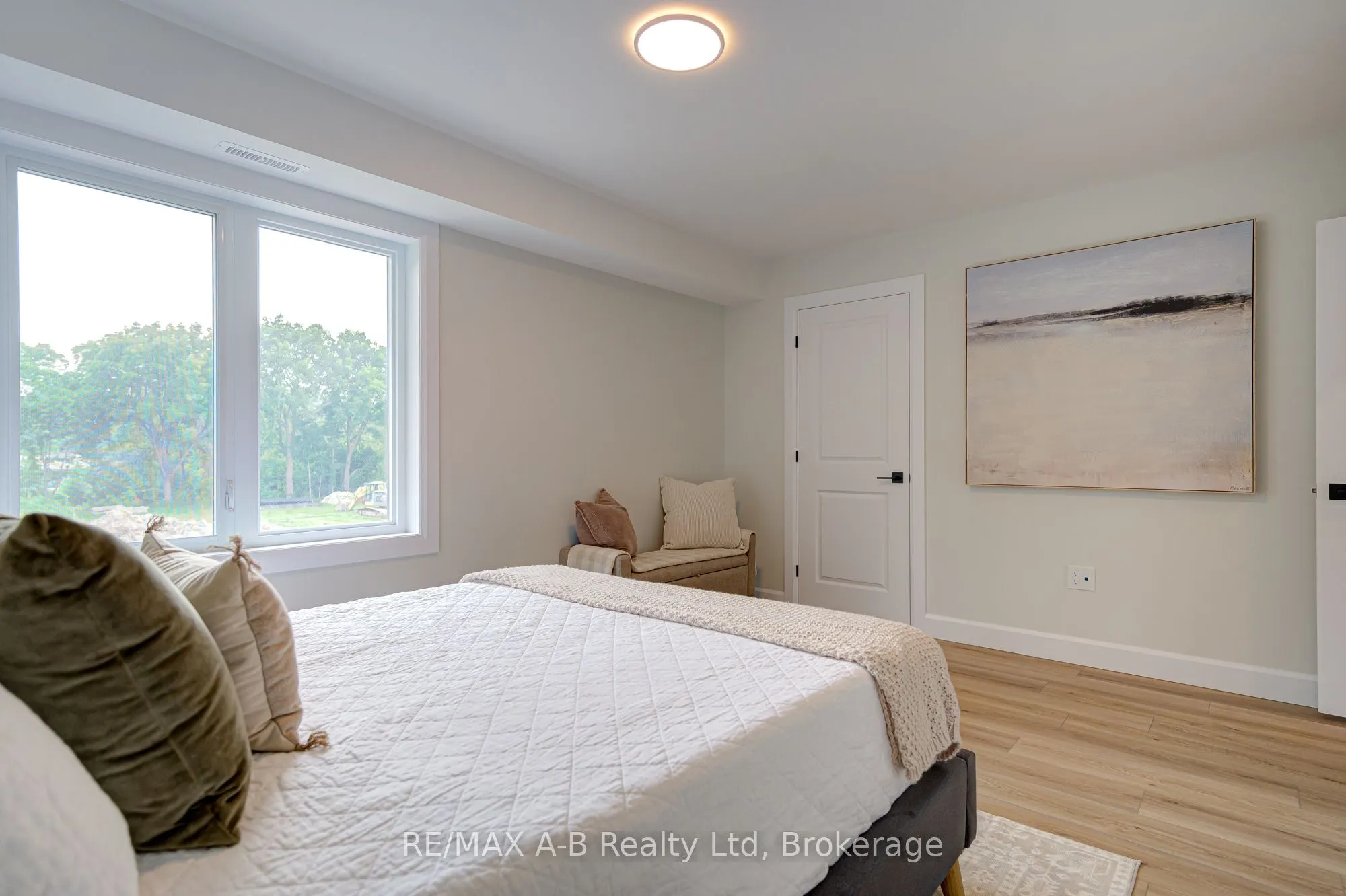 428 Queen Street W, #5