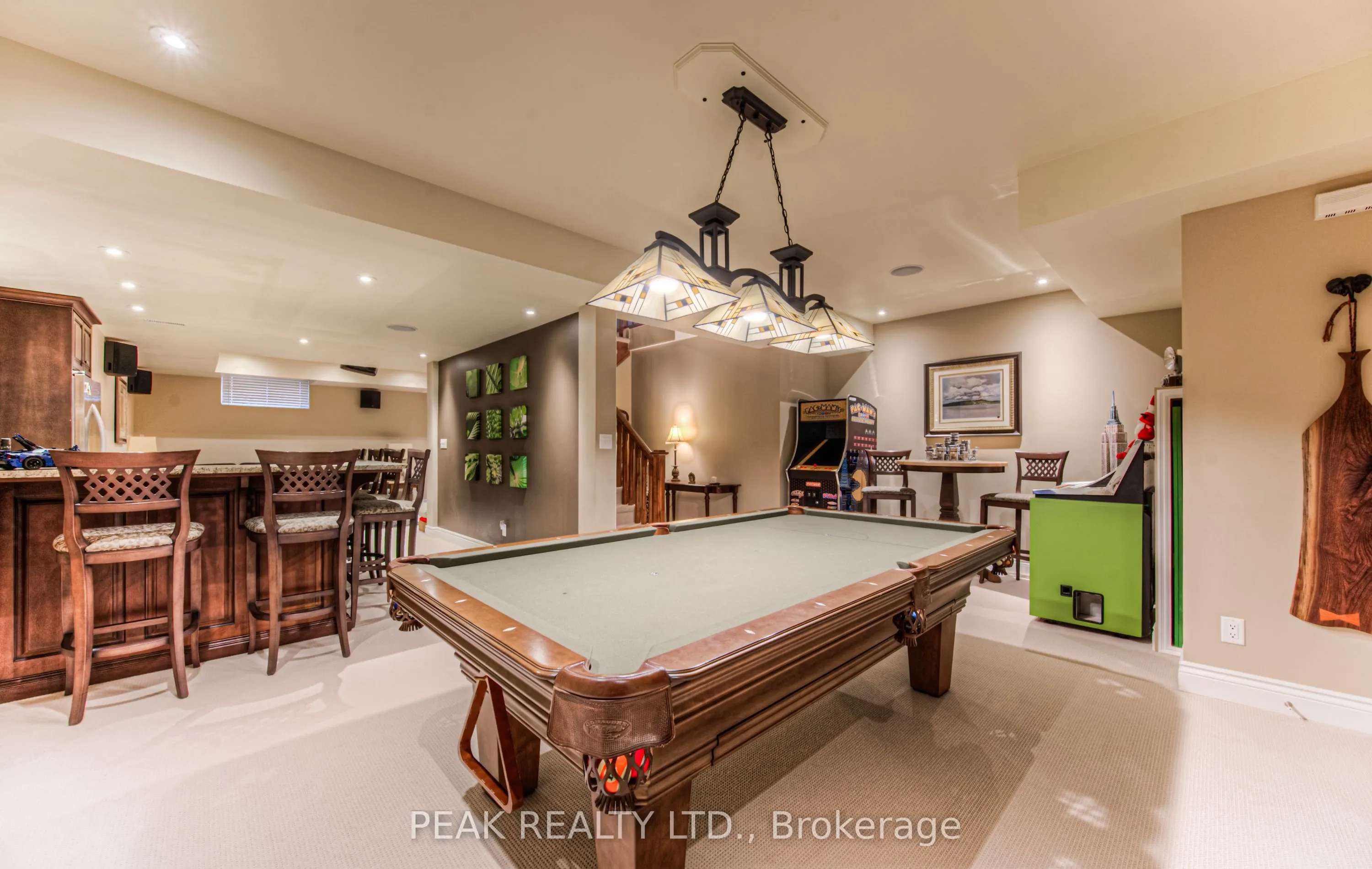 7 John Ross Court