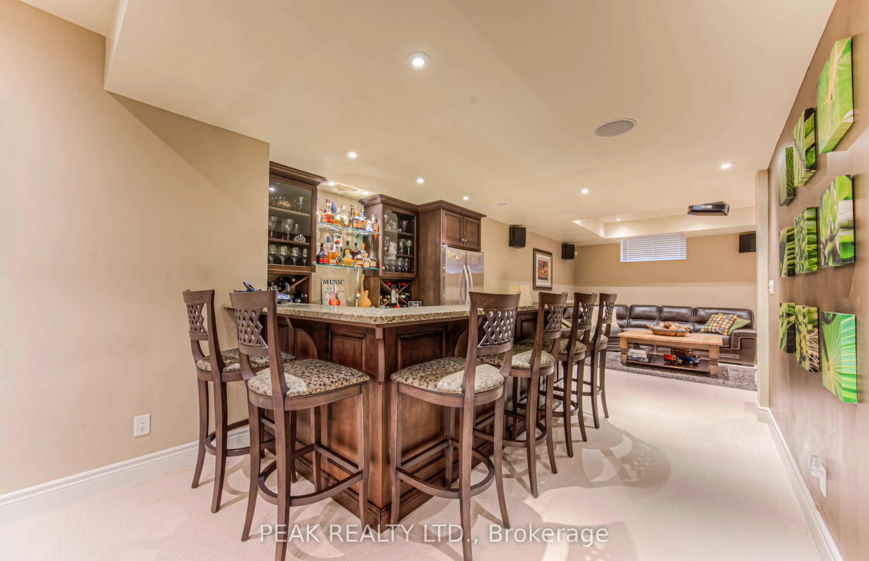 7 John Ross Court