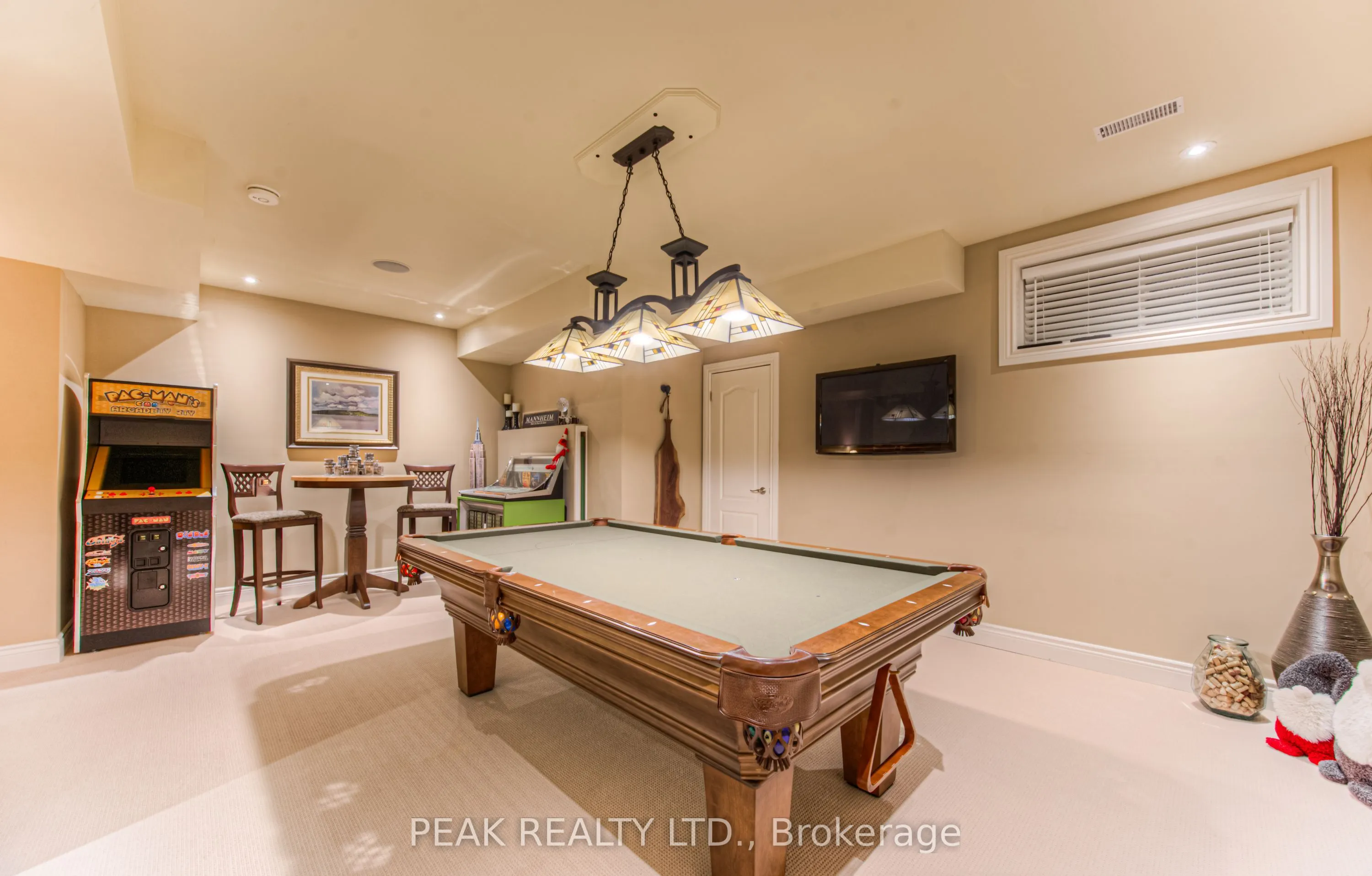 7 John Ross Court
