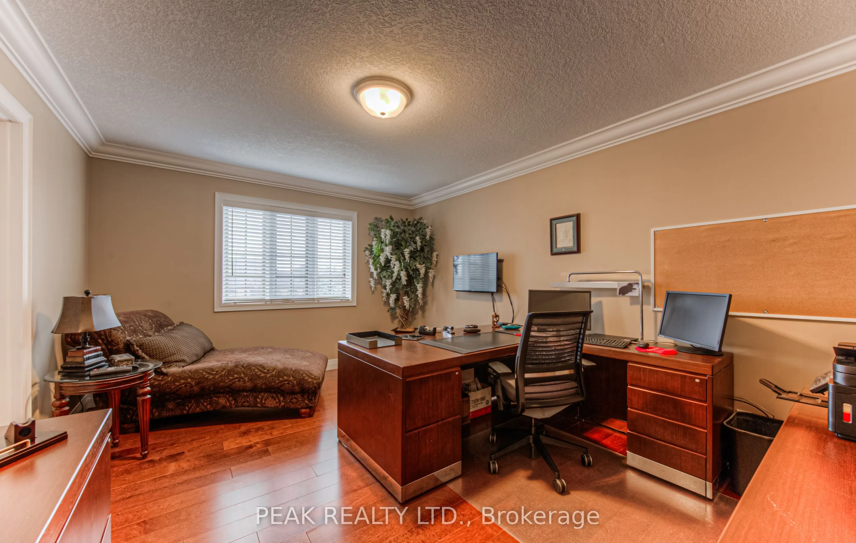 7 John Ross Court