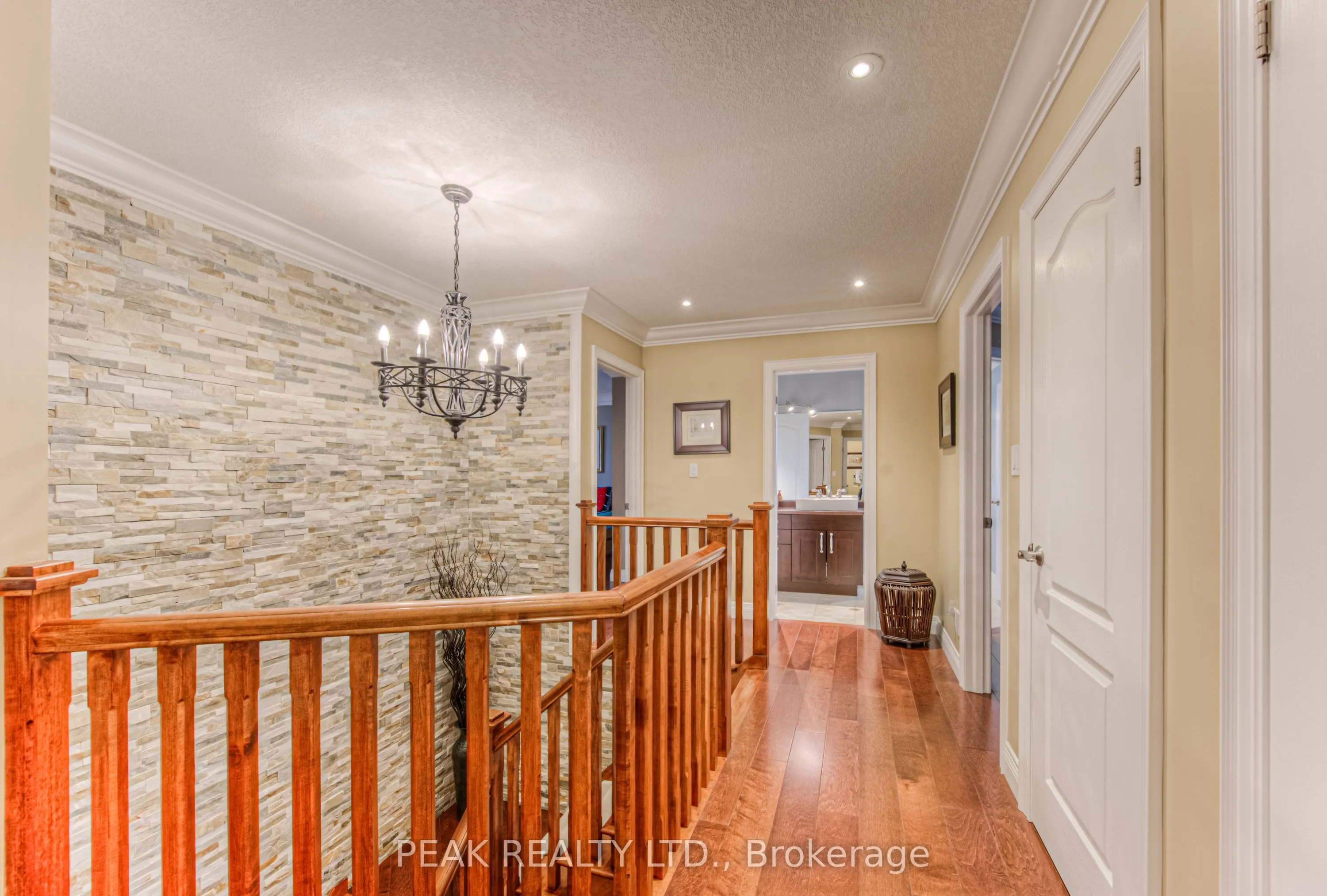 7 John Ross Court