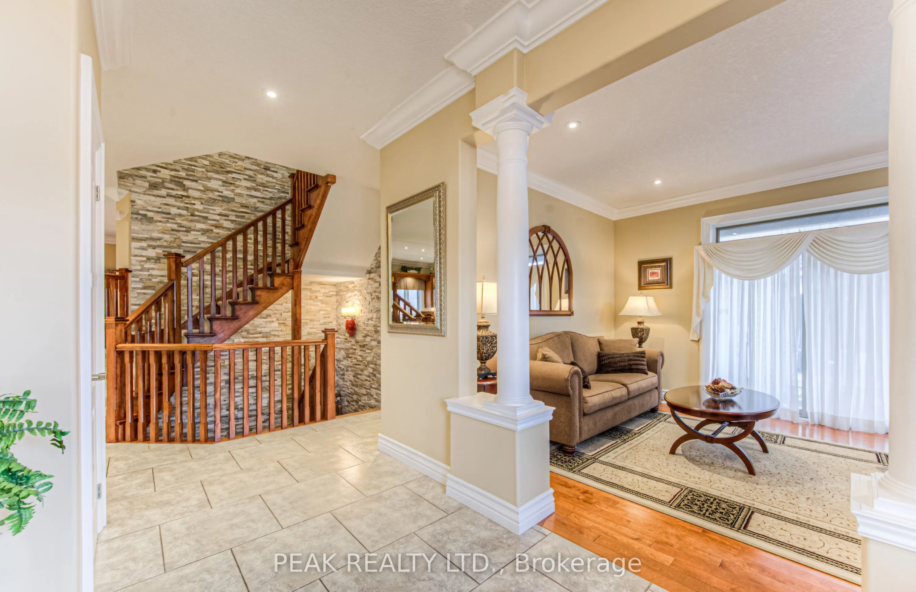 7 John Ross Court
