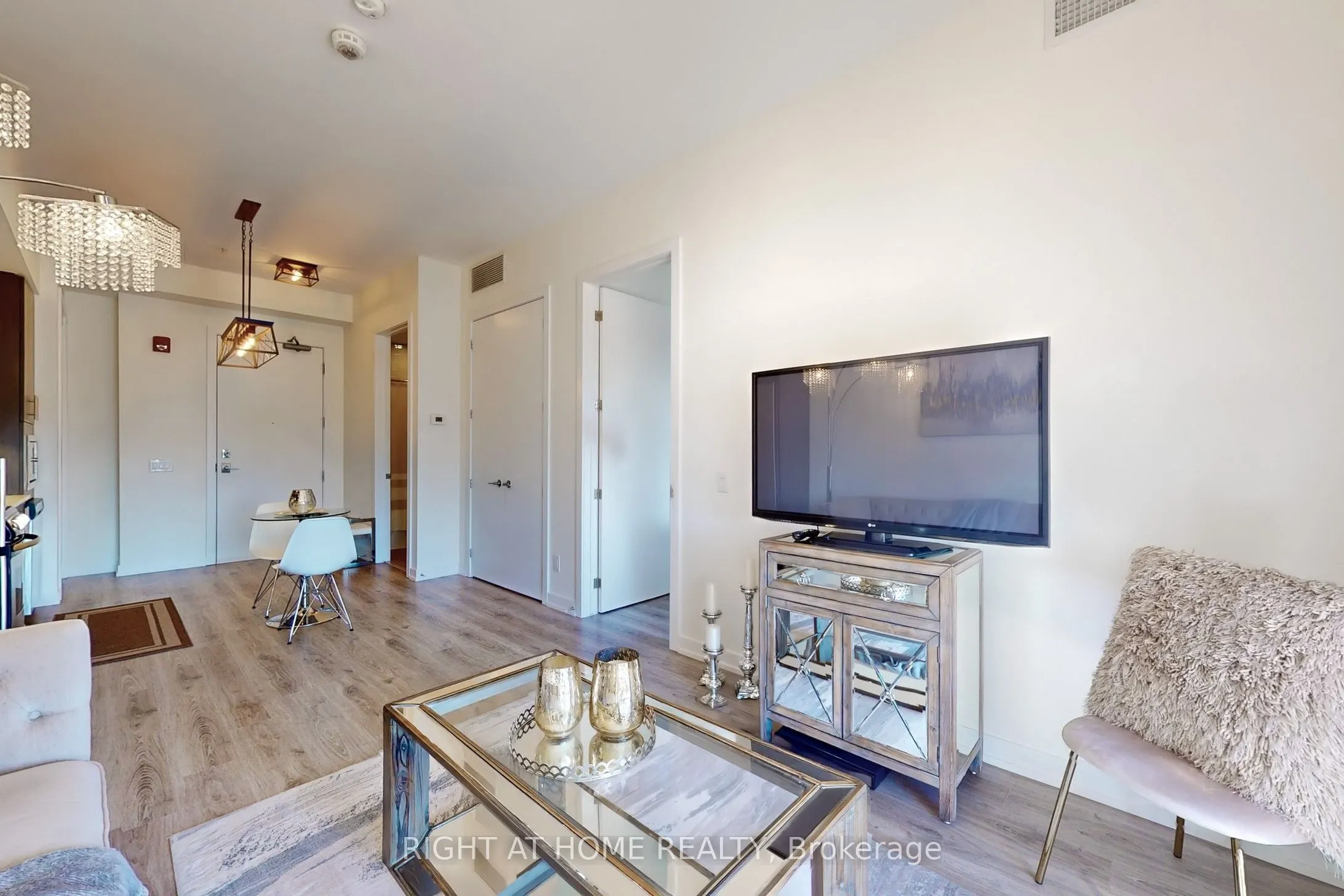 10 Esplanade Lane #616