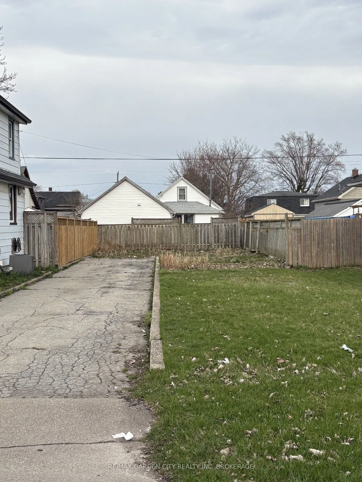 64 Knoll Street