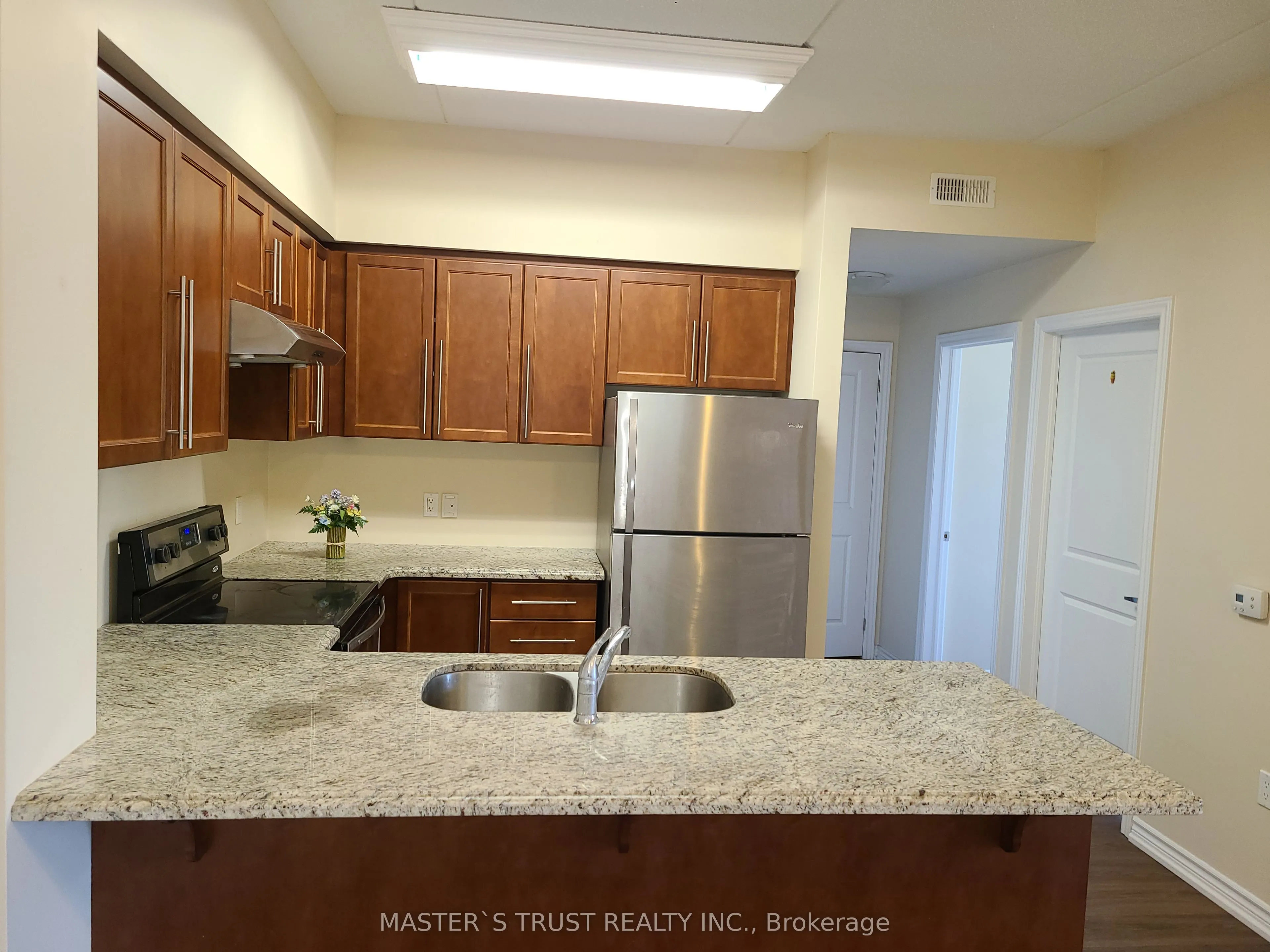 1077 Gordon Street, #323